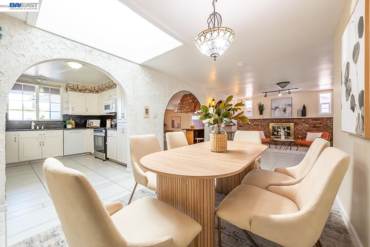 Detail Gallery Image 16 of 60 For 2444 Douglas St, Union City,  CA 94587 - 4 Beds | 2 Baths