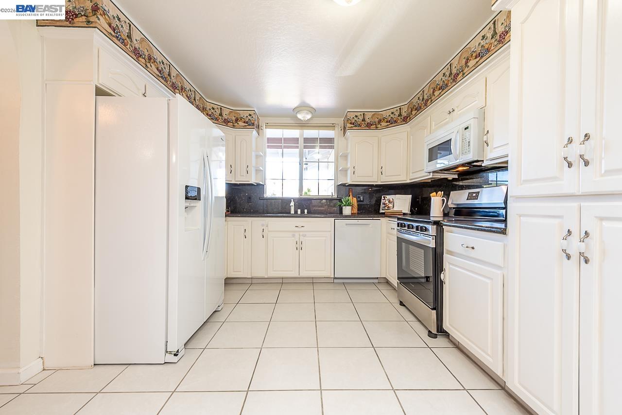 Detail Gallery Image 17 of 60 For 2444 Douglas St, Union City,  CA 94587 - 4 Beds | 2 Baths