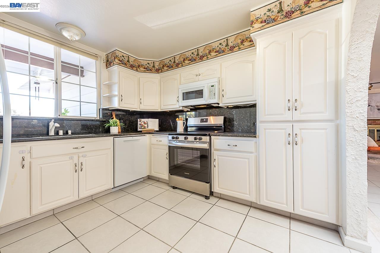 Detail Gallery Image 19 of 60 For 2444 Douglas St, Union City,  CA 94587 - 4 Beds | 2 Baths