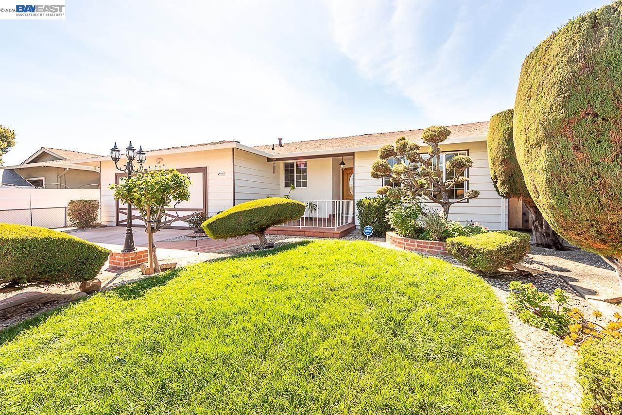Detail Gallery Image 3 of 60 For 2444 Douglas St, Union City,  CA 94587 - 4 Beds | 2 Baths