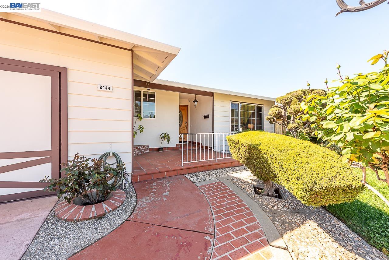 Detail Gallery Image 4 of 60 For 2444 Douglas St, Union City,  CA 94587 - 4 Beds | 2 Baths