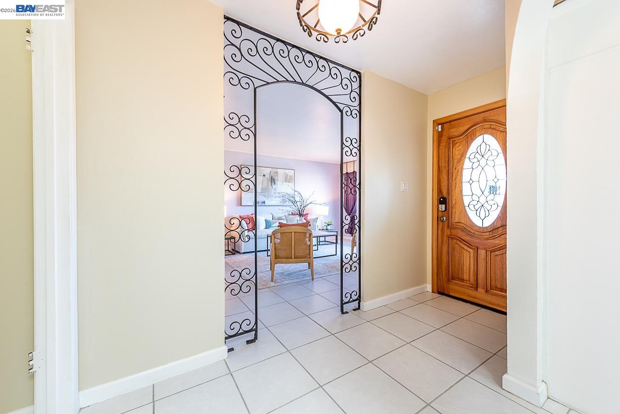 Detail Gallery Image 6 of 60 For 2444 Douglas St, Union City,  CA 94587 - 4 Beds | 2 Baths