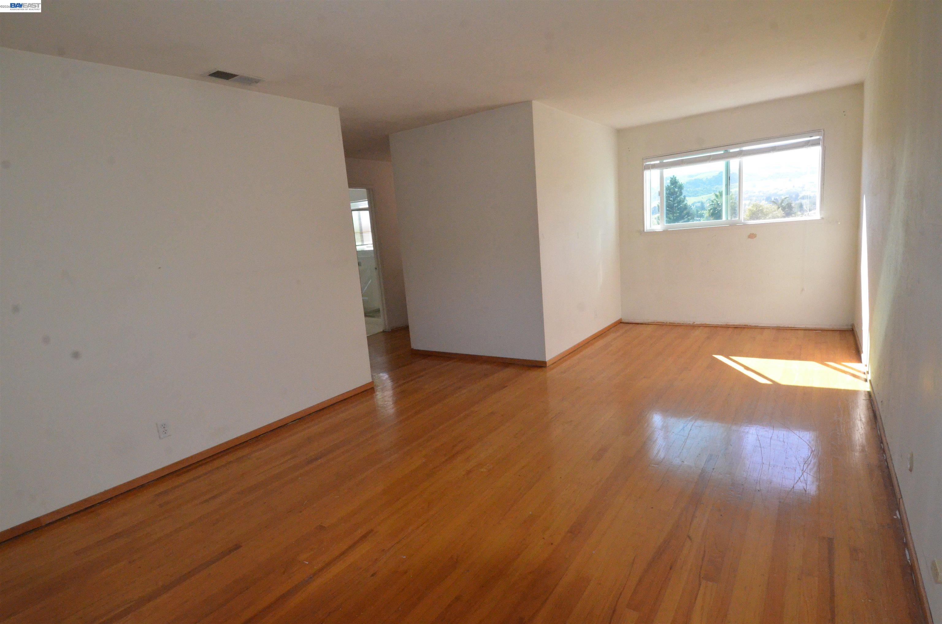 Detail Gallery Image 16 of 30 For 9415 Alcosta Blvd, San Ramon,  CA 94583 - 4 Beds | 2/1 Baths