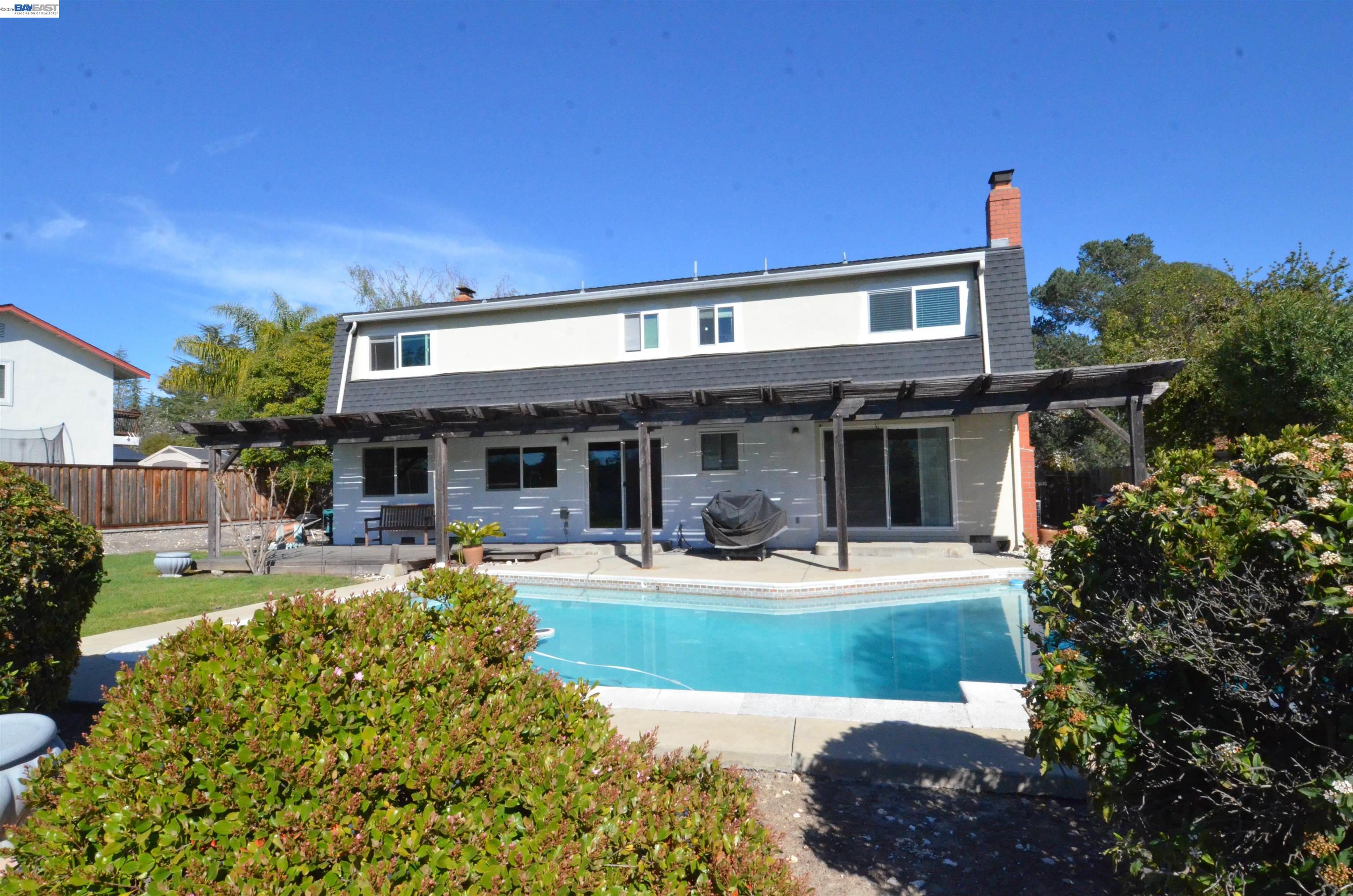 Detail Gallery Image 24 of 30 For 9415 Alcosta Blvd, San Ramon,  CA 94583 - 4 Beds | 2/1 Baths