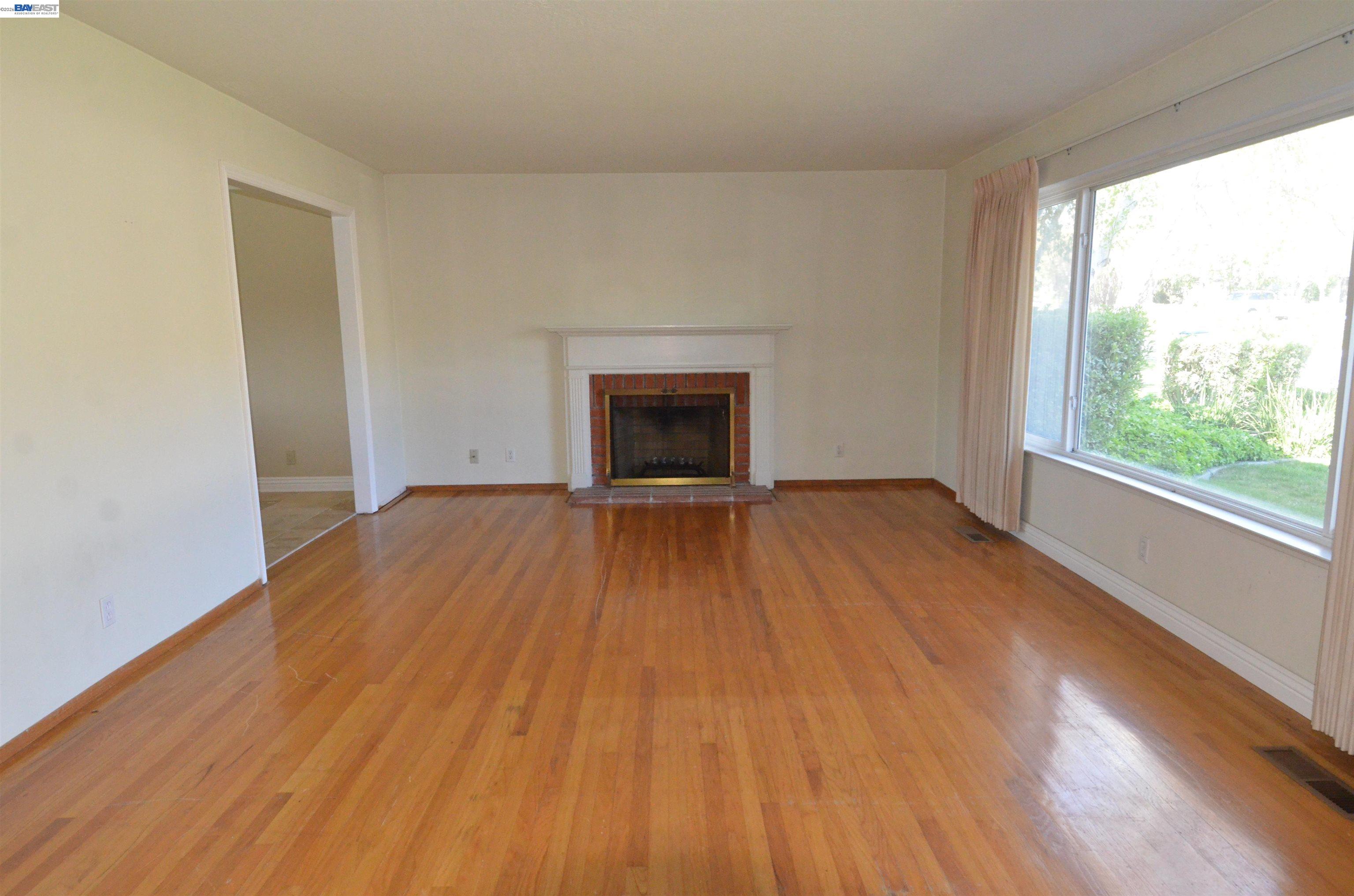 Detail Gallery Image 5 of 30 For 9415 Alcosta Blvd, San Ramon,  CA 94583 - 4 Beds | 2/1 Baths