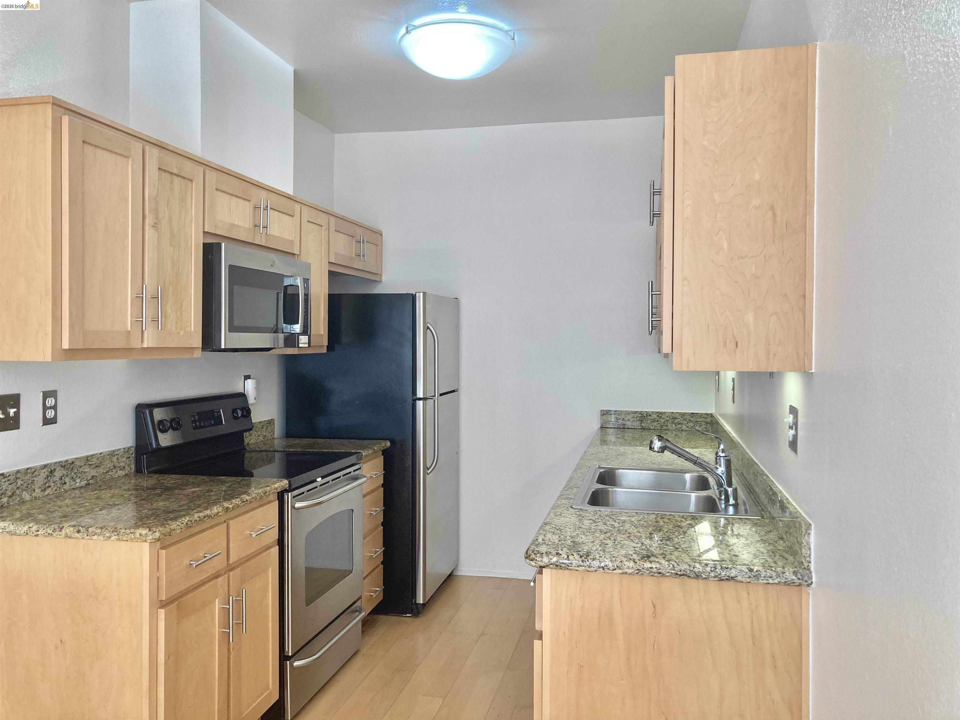 Detail Gallery Image 7 of 30 For 79 Marina Lakes Dr, Richmond,  CA 94804 - 1 Beds | 1 Baths