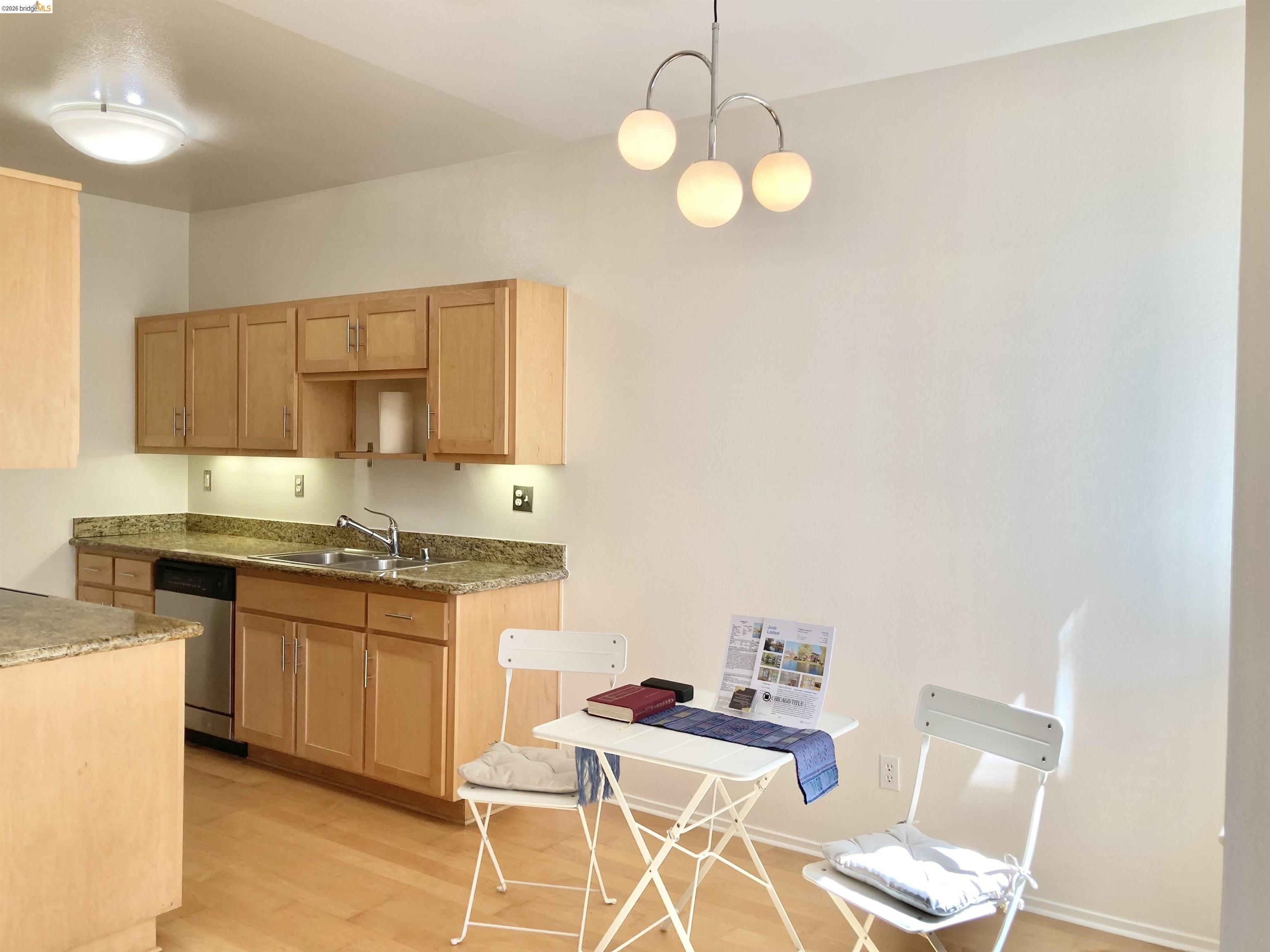 Detail Gallery Image 10 of 30 For 79 Marina Lakes Dr, Richmond,  CA 94804 - 1 Beds | 1 Baths