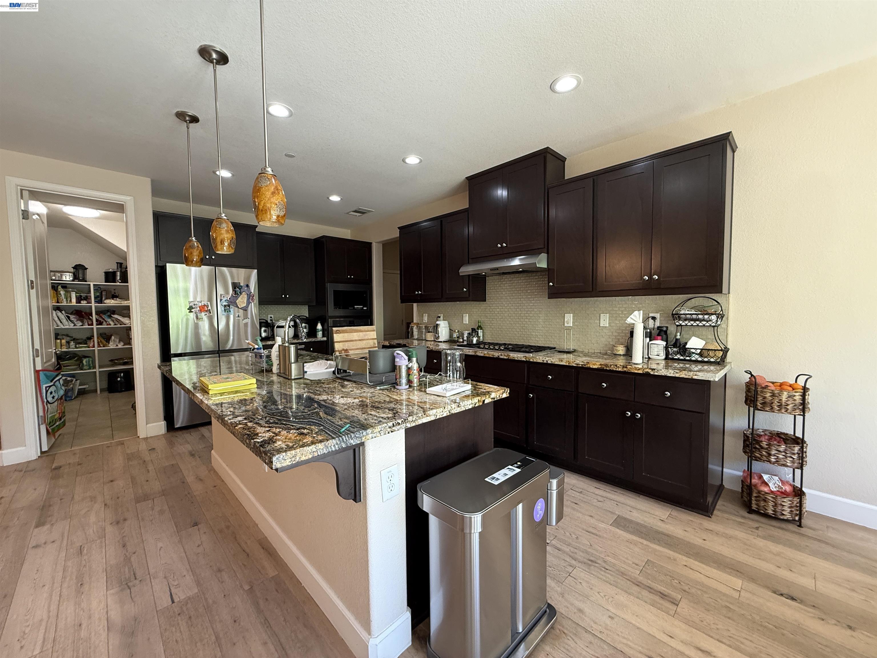 Detail Gallery Image 11 of 45 For 7826 Kelly Canyon Pl, Dublin,  CA 94568 - 5 Beds | 3/1 Baths