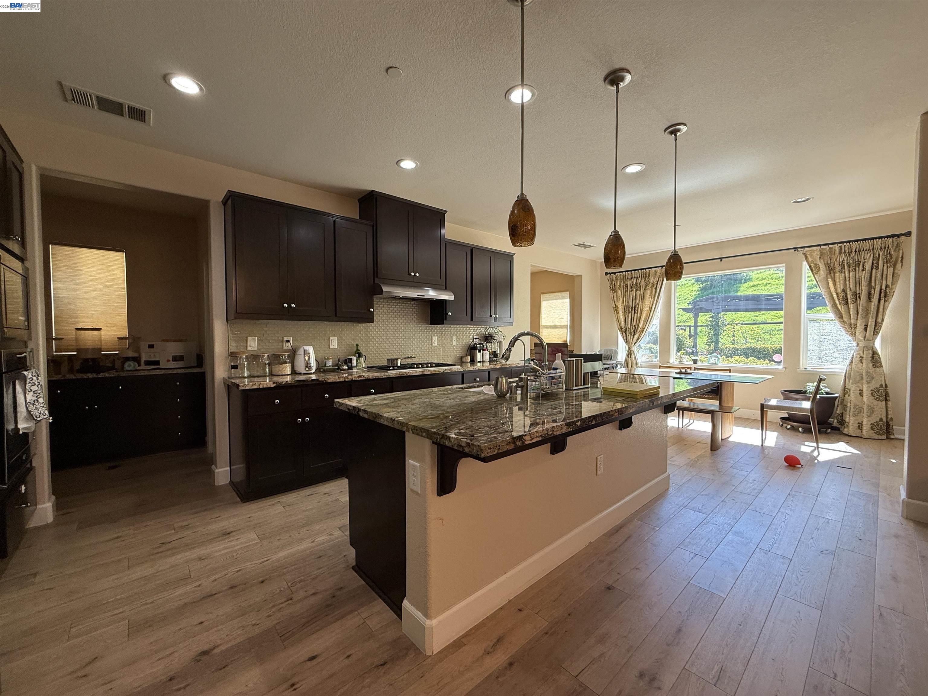 Detail Gallery Image 13 of 45 For 7826 Kelly Canyon Pl, Dublin,  CA 94568 - 5 Beds | 3/1 Baths