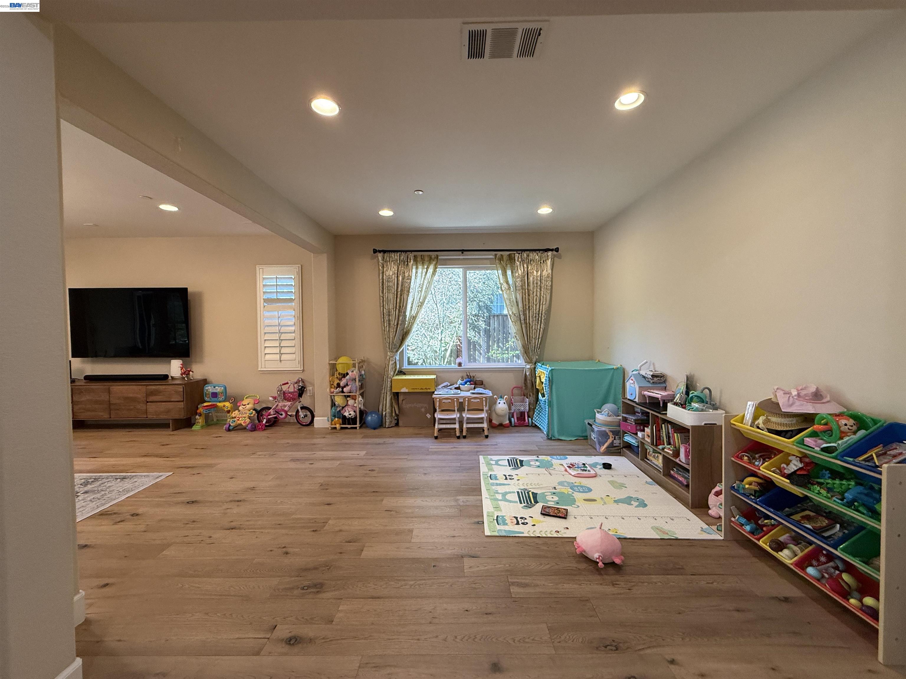 Detail Gallery Image 5 of 45 For 7826 Kelly Canyon Pl, Dublin,  CA 94568 - 5 Beds | 3/1 Baths