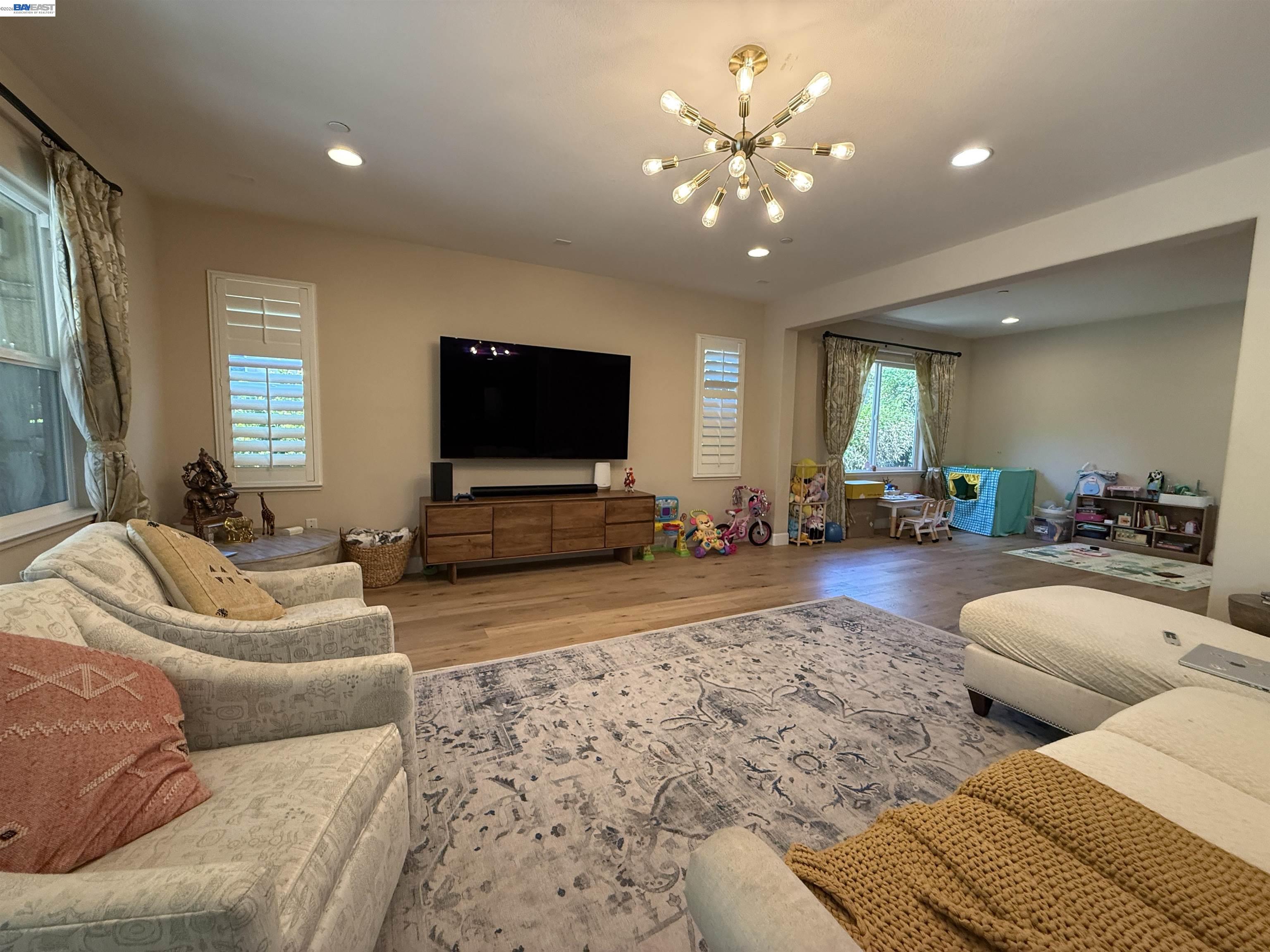 Detail Gallery Image 7 of 45 For 7826 Kelly Canyon Pl, Dublin,  CA 94568 - 5 Beds | 3/1 Baths