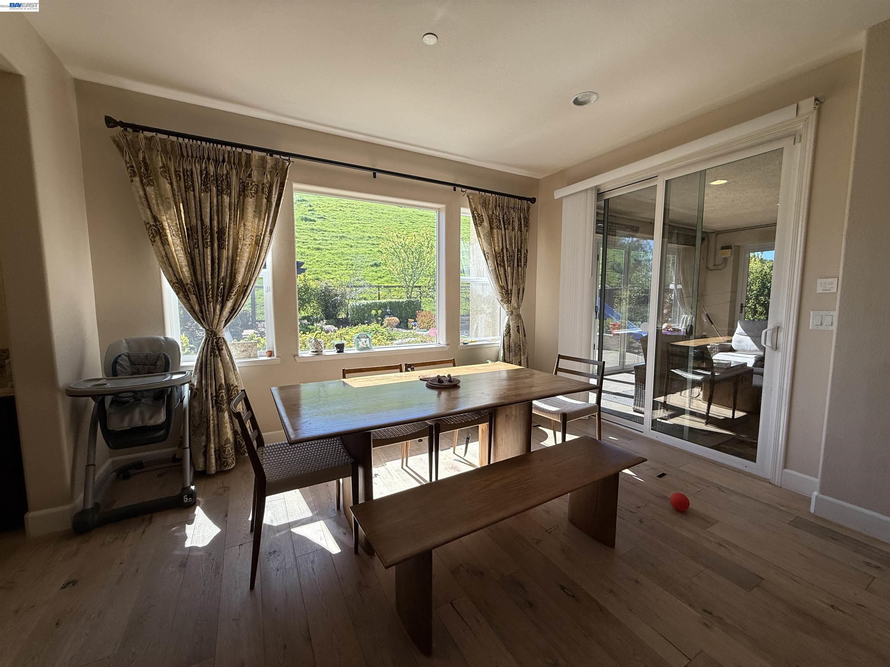 Detail Gallery Image 10 of 45 For 7826 Kelly Canyon Pl, Dublin,  CA 94568 - 5 Beds | 3/1 Baths