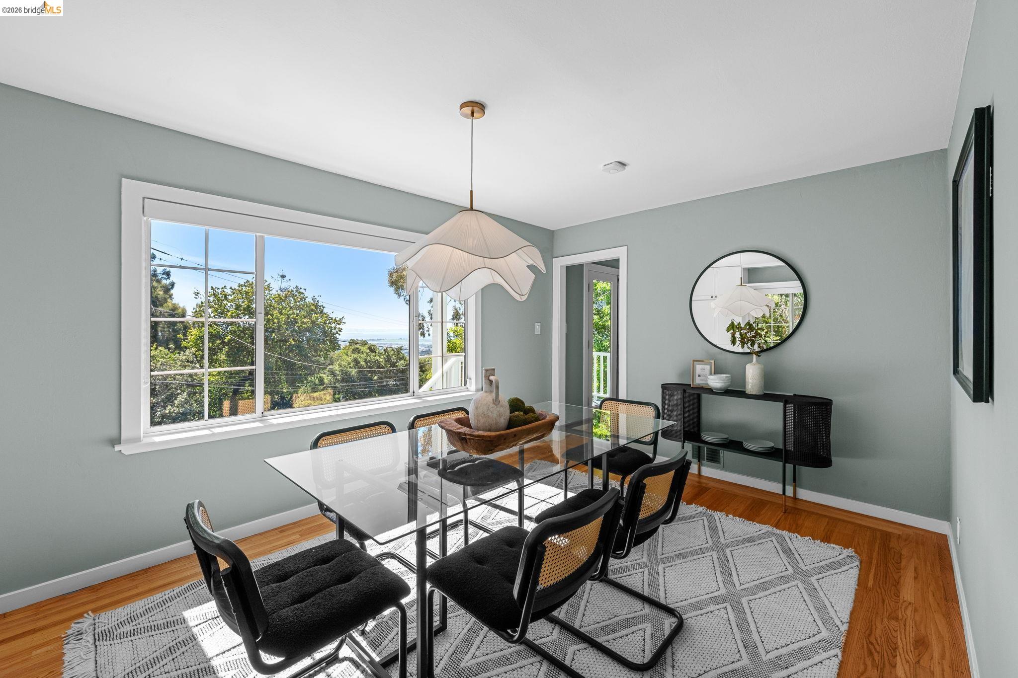 Detail Gallery Image 13 of 49 For 765 San Diego Rd, Berkeley,  CA 94707-2025 - 4 Beds | 4 Baths