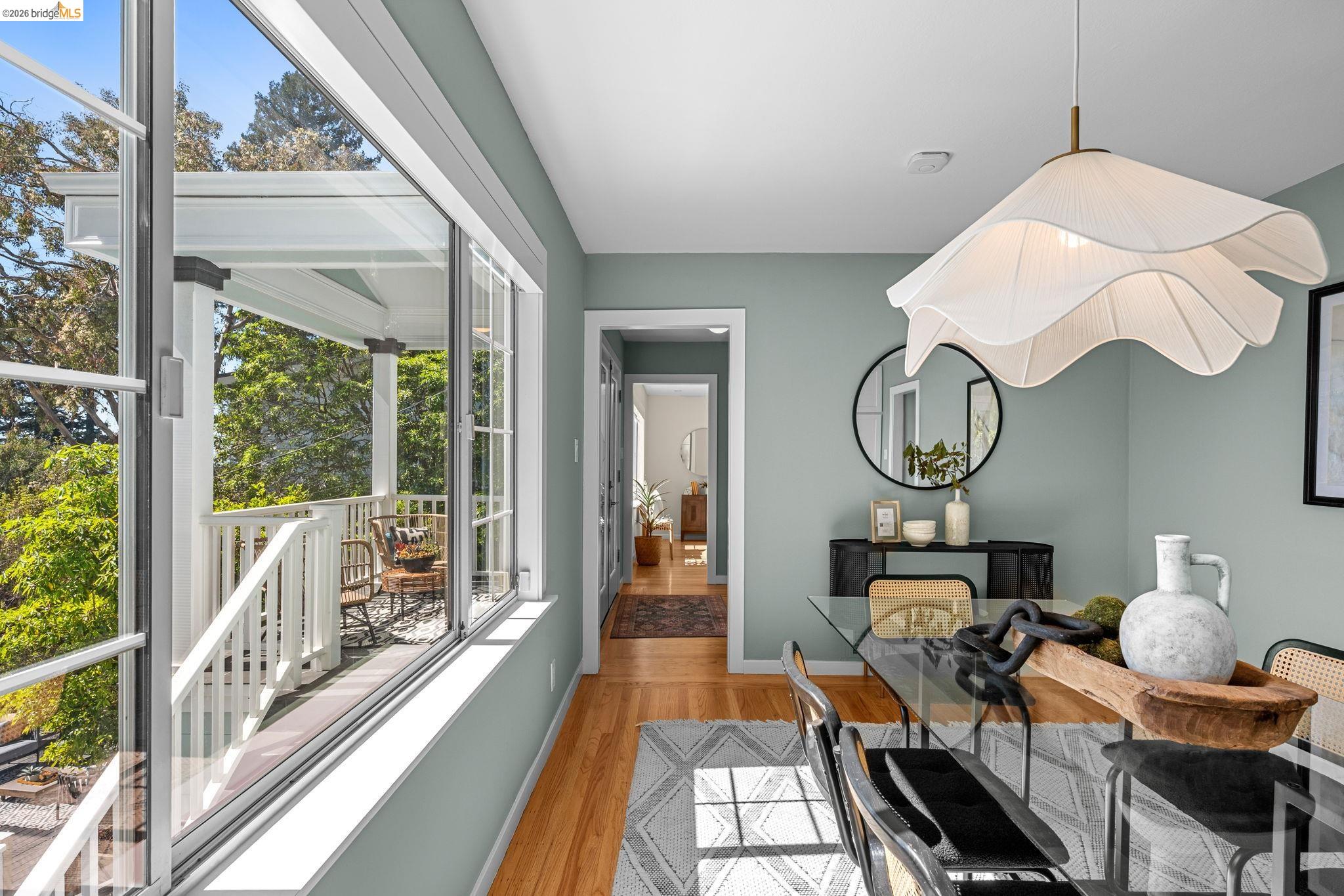 Detail Gallery Image 14 of 49 For 765 San Diego Rd, Berkeley,  CA 94707-2025 - 4 Beds | 4 Baths