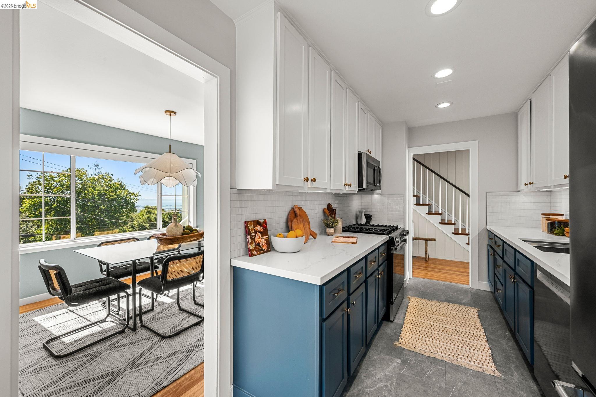 Detail Gallery Image 15 of 49 For 765 San Diego Rd, Berkeley,  CA 94707-2025 - 4 Beds | 4 Baths