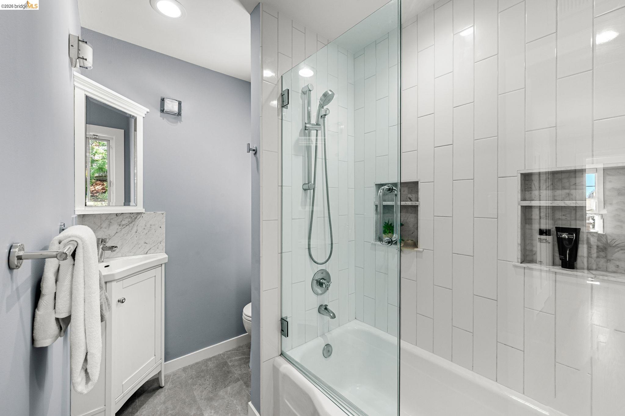 Detail Gallery Image 30 of 49 For 765 San Diego Rd, Berkeley,  CA 94707-2025 - 4 Beds | 4 Baths