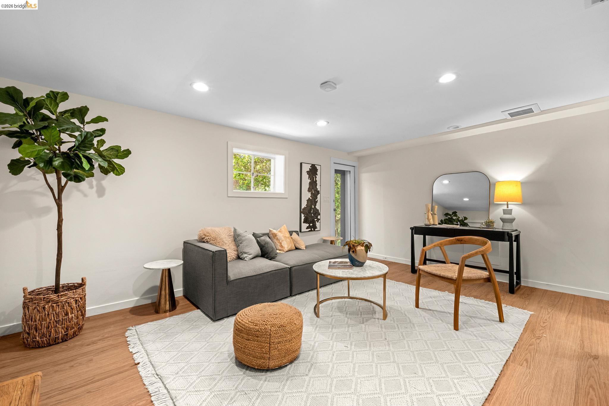 Detail Gallery Image 34 of 49 For 765 San Diego Rd, Berkeley,  CA 94707-2025 - 4 Beds | 4 Baths