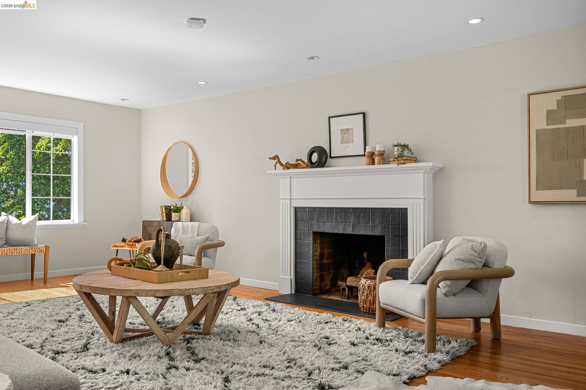 Detail Gallery Image 7 of 49 For 765 San Diego Rd, Berkeley,  CA 94707-2025 - 4 Beds | 4 Baths