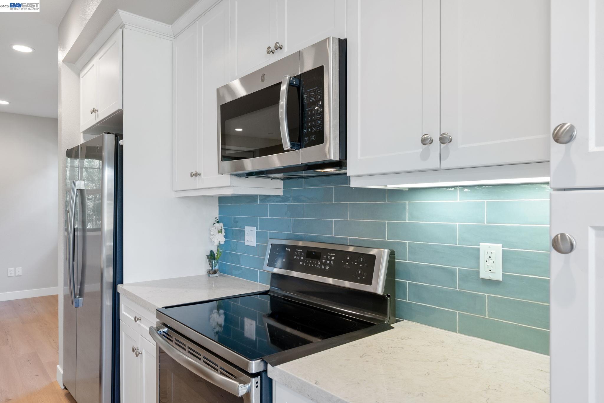 Detail Gallery Image 12 of 44 For 347 Skyforest Way, Scotts Valley,  CA 95066 - 4 Beds | 3/1 Baths