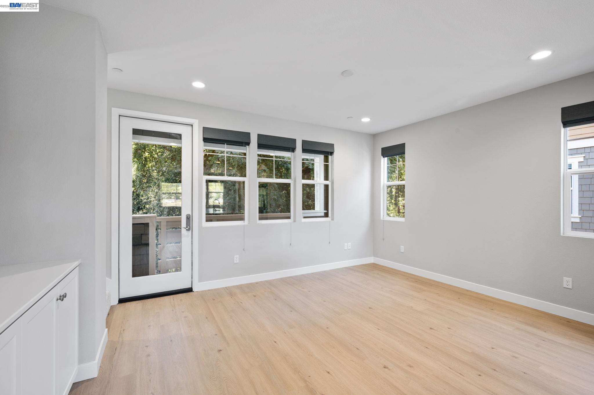 Detail Gallery Image 13 of 44 For 347 Skyforest Way, Scotts Valley,  CA 95066 - 4 Beds | 3/1 Baths