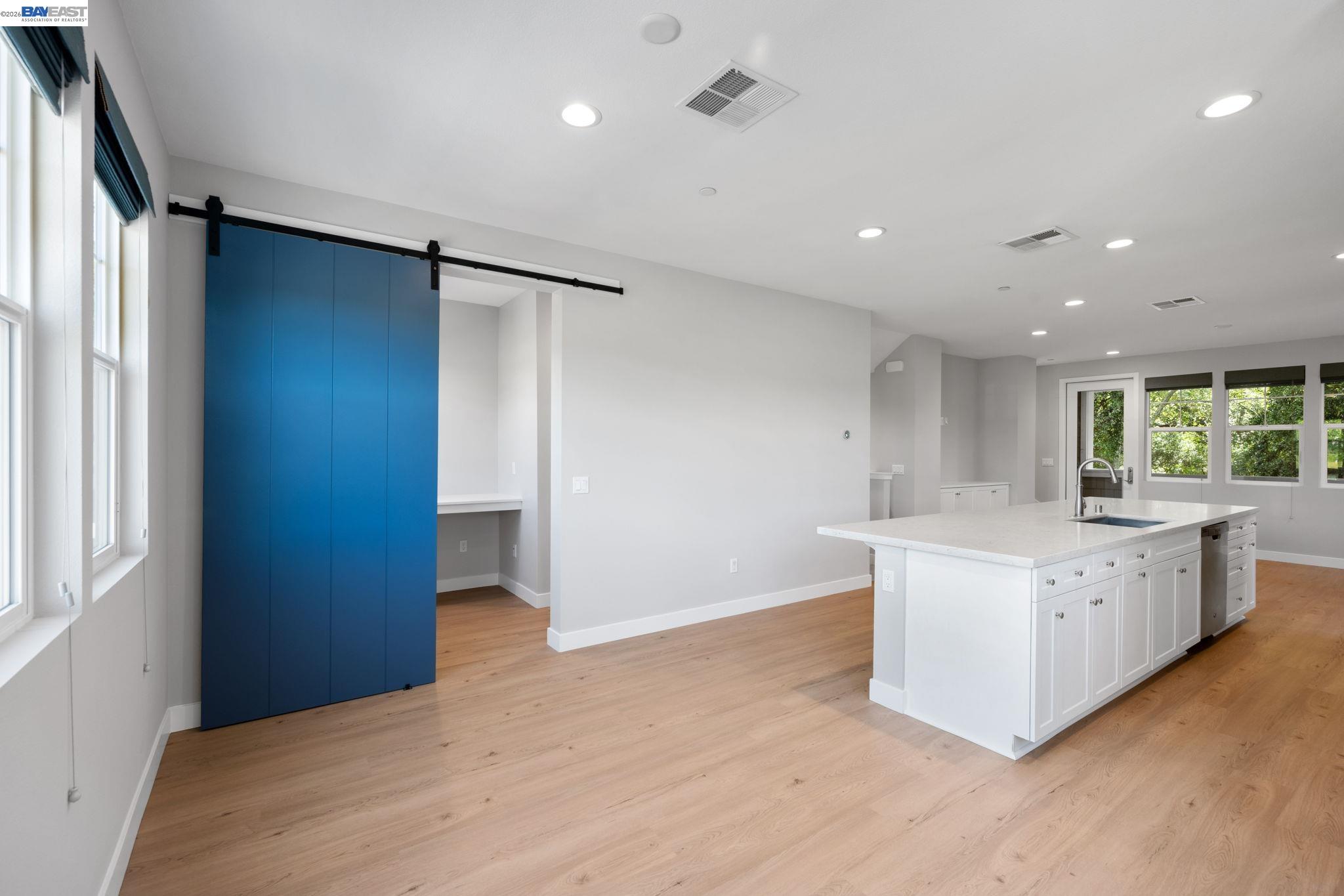 Detail Gallery Image 17 of 44 For 347 Skyforest Way, Scotts Valley,  CA 95066 - 4 Beds | 3/1 Baths