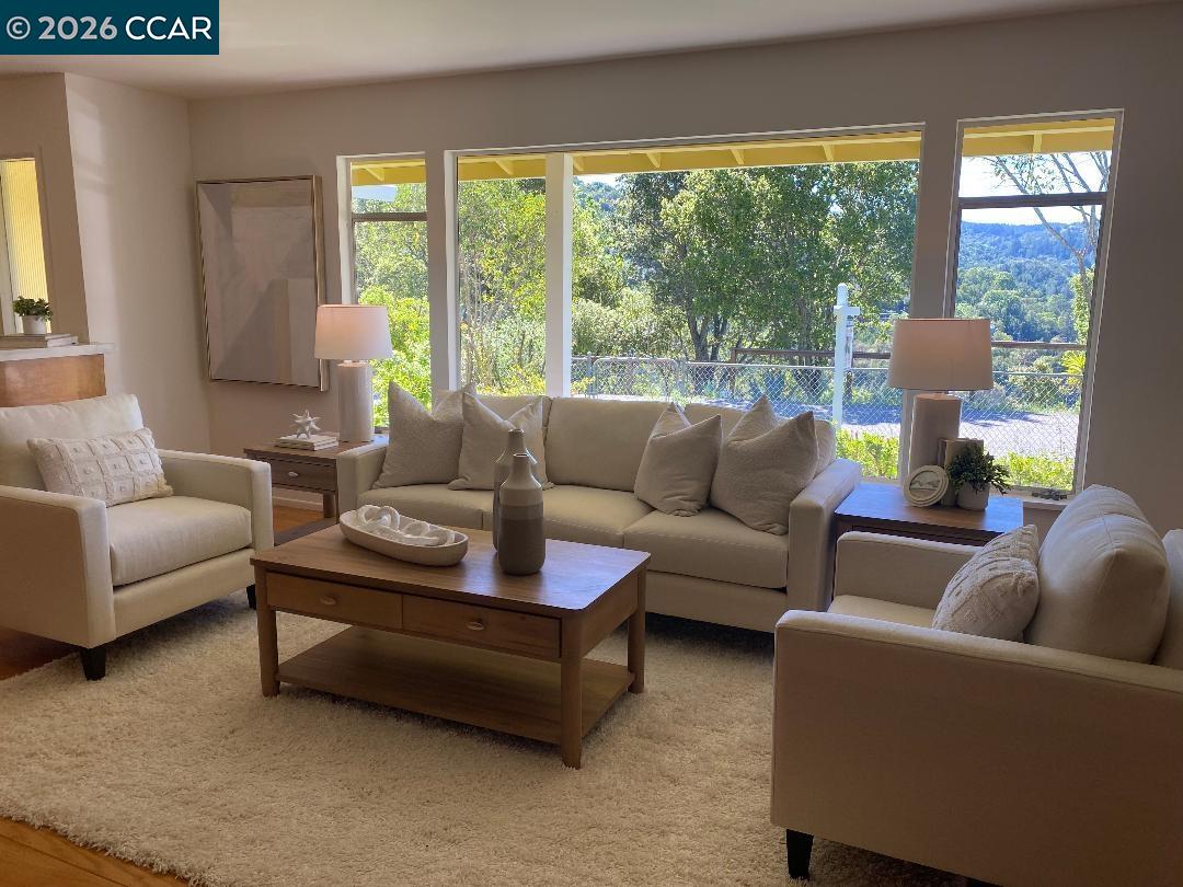 Front Image Thumbnail for CC41127702