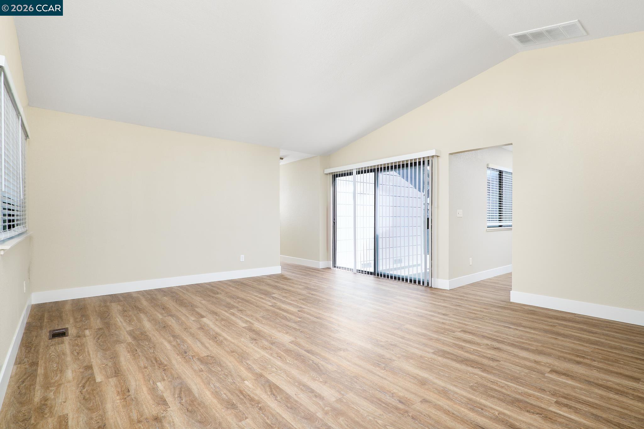 Detail Gallery Image 14 of 27 For 449 Topsail Dr, Vallejo,  CA 94591 - 4 Beds | 2 Baths