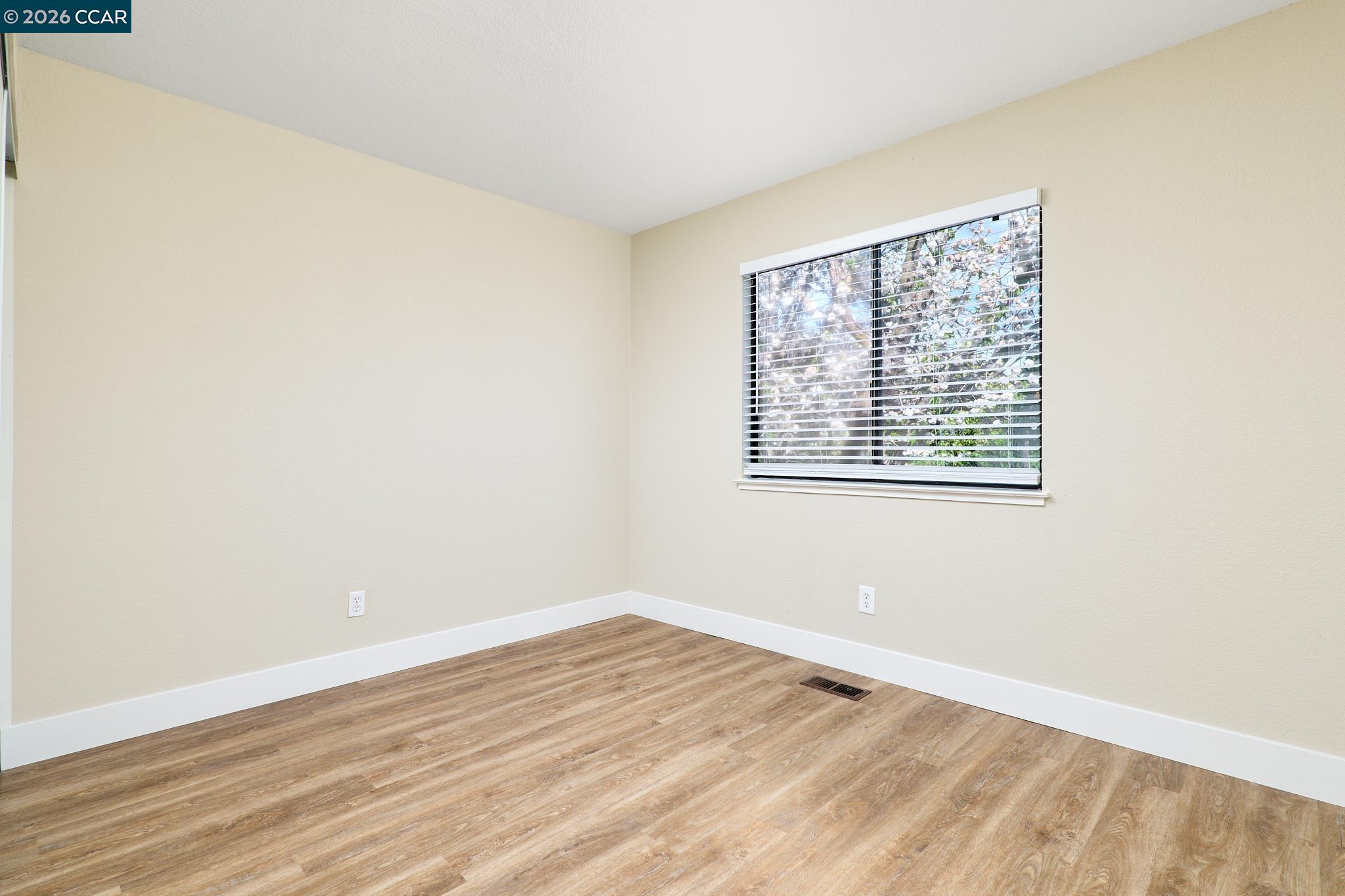 Detail Gallery Image 18 of 27 For 449 Topsail Dr, Vallejo,  CA 94591 - 4 Beds | 2 Baths