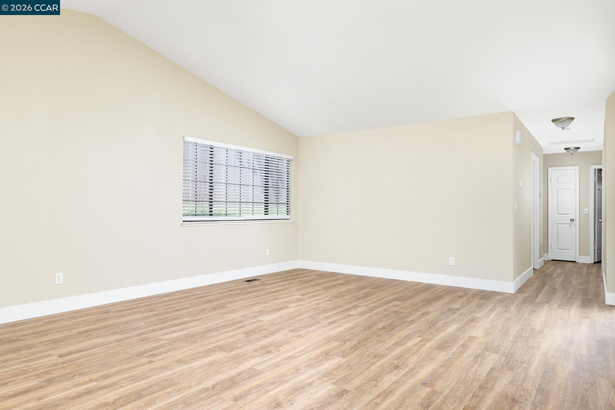 Detail Gallery Image 20 of 27 For 449 Topsail Dr, Vallejo,  CA 94591 - 4 Beds | 2 Baths