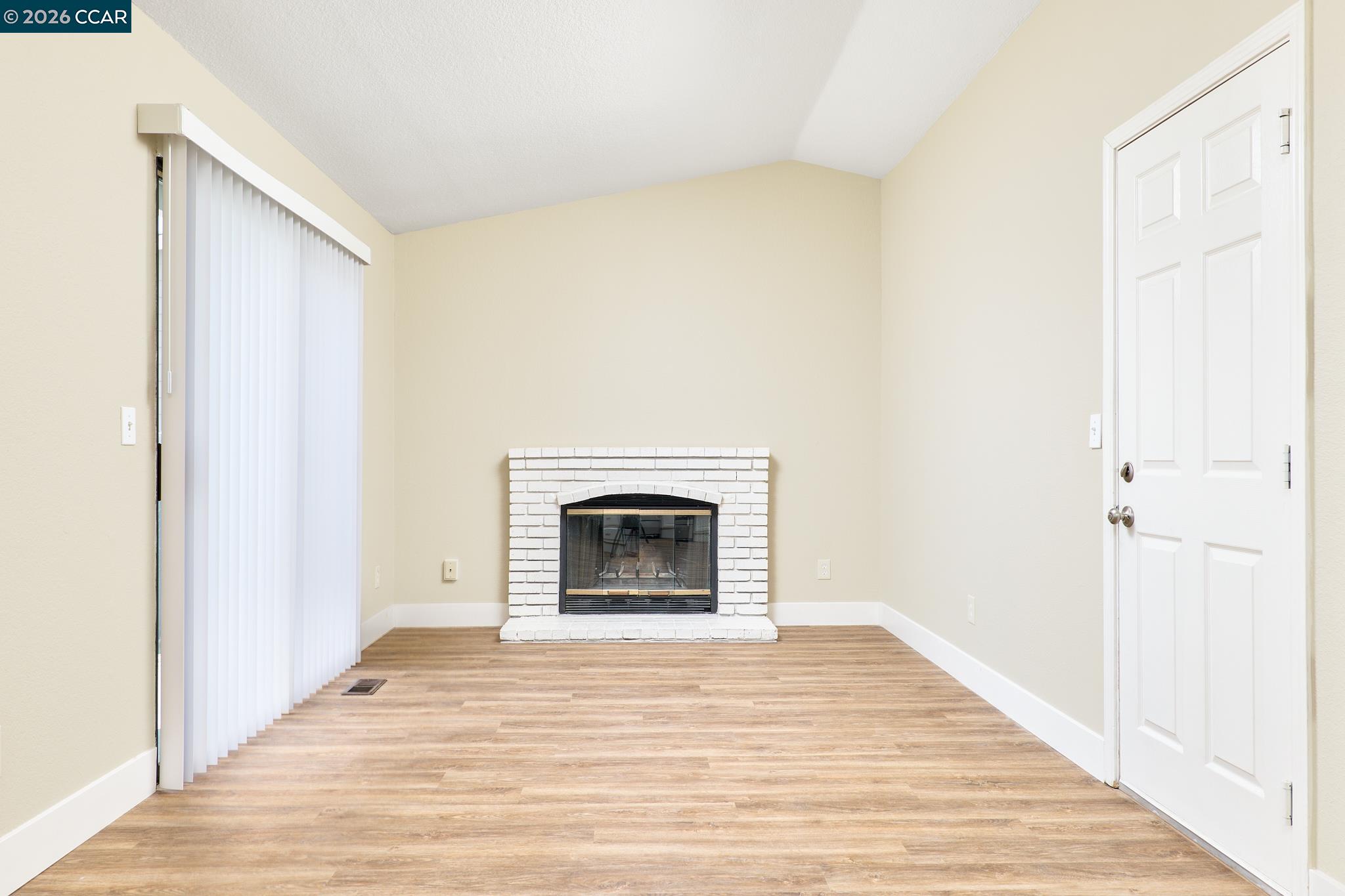 Detail Gallery Image 10 of 27 For 449 Topsail Dr, Vallejo,  CA 94591 - 4 Beds | 2 Baths