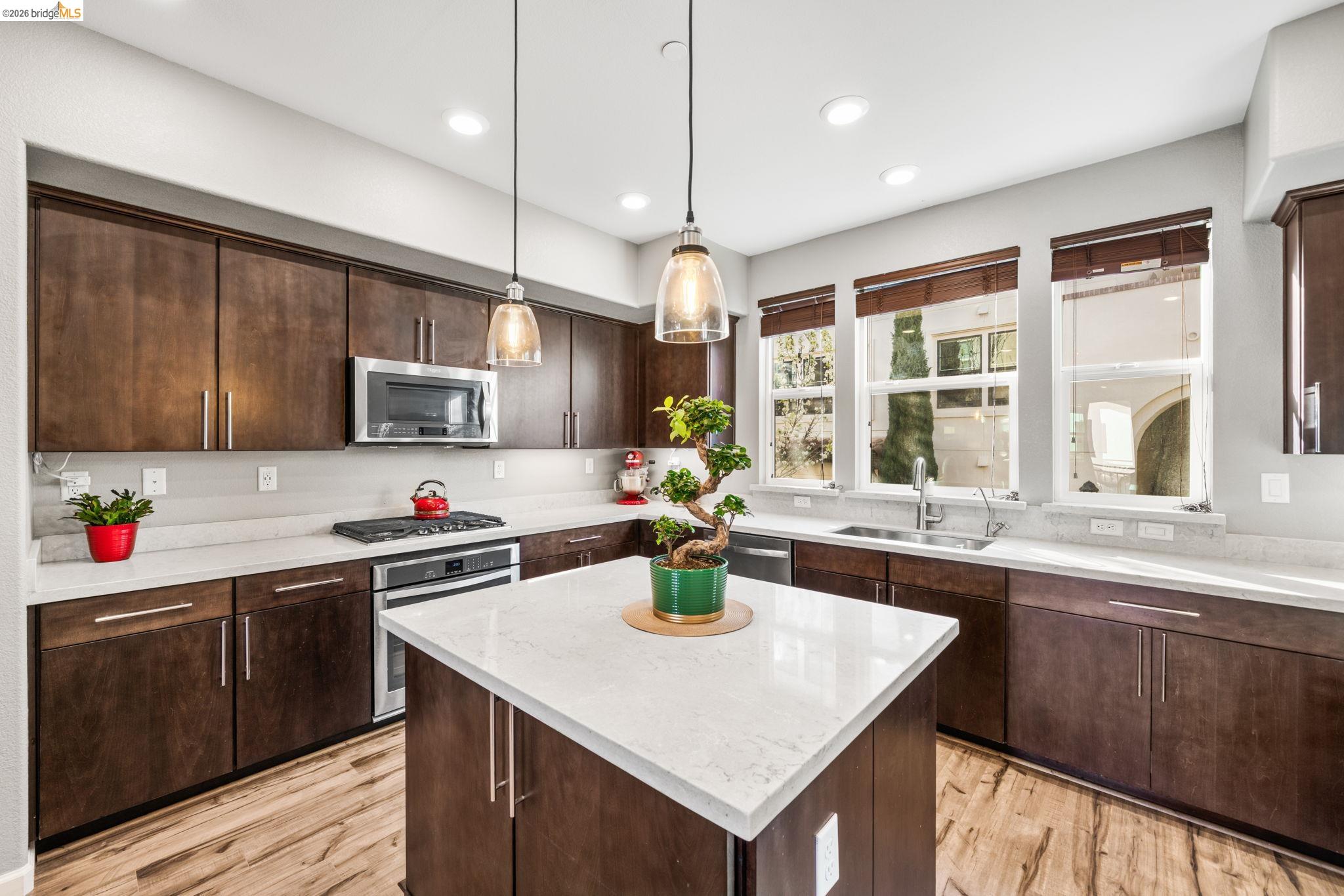 Photo #4: 41127709 Listing: Photo #4