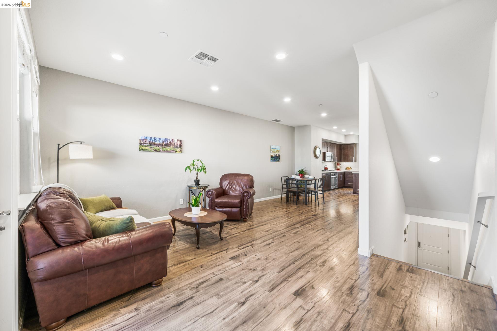 Photo #7: 41127709 Listing: Photo #7