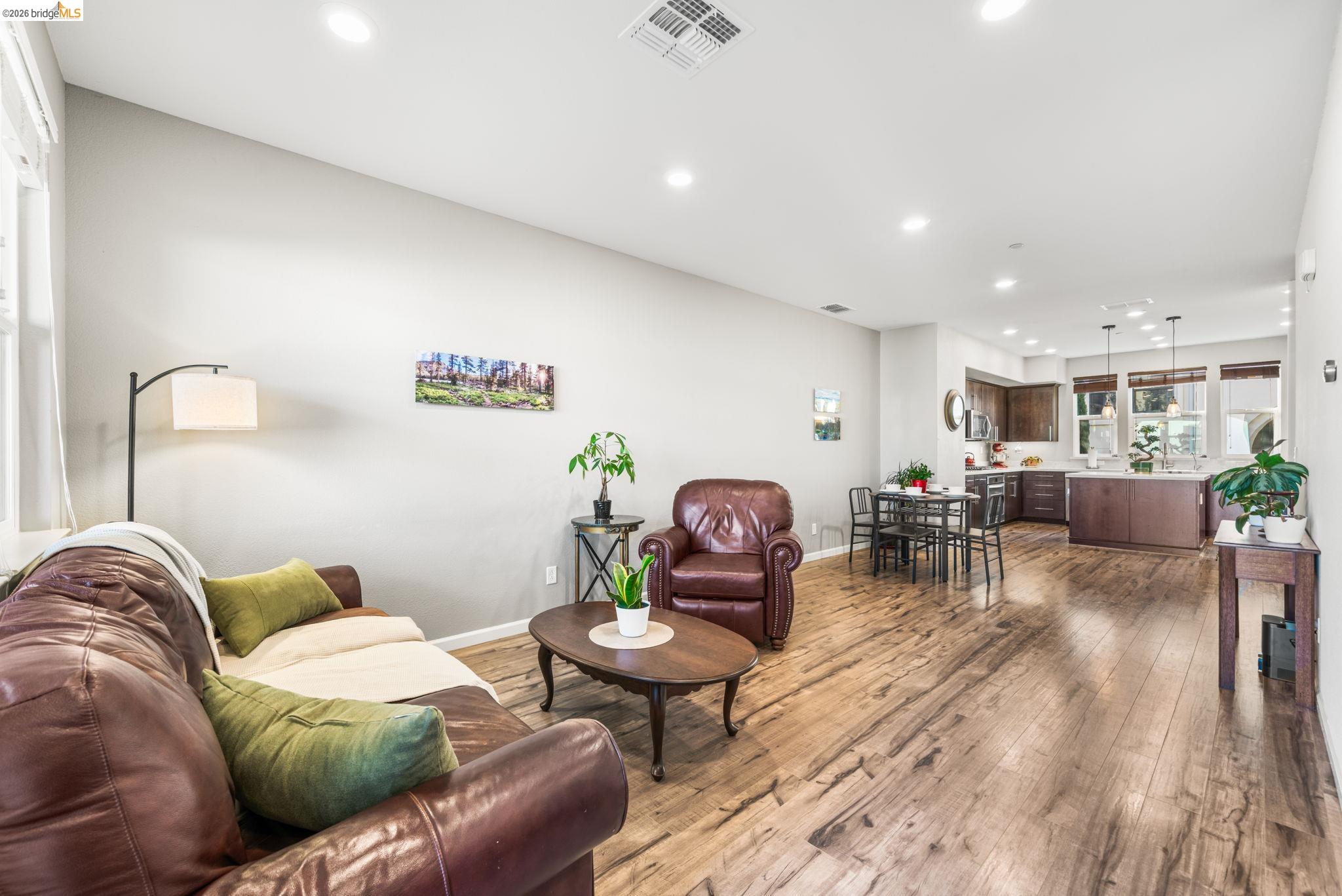 Photo #8: 41127709 Listing: Photo #8