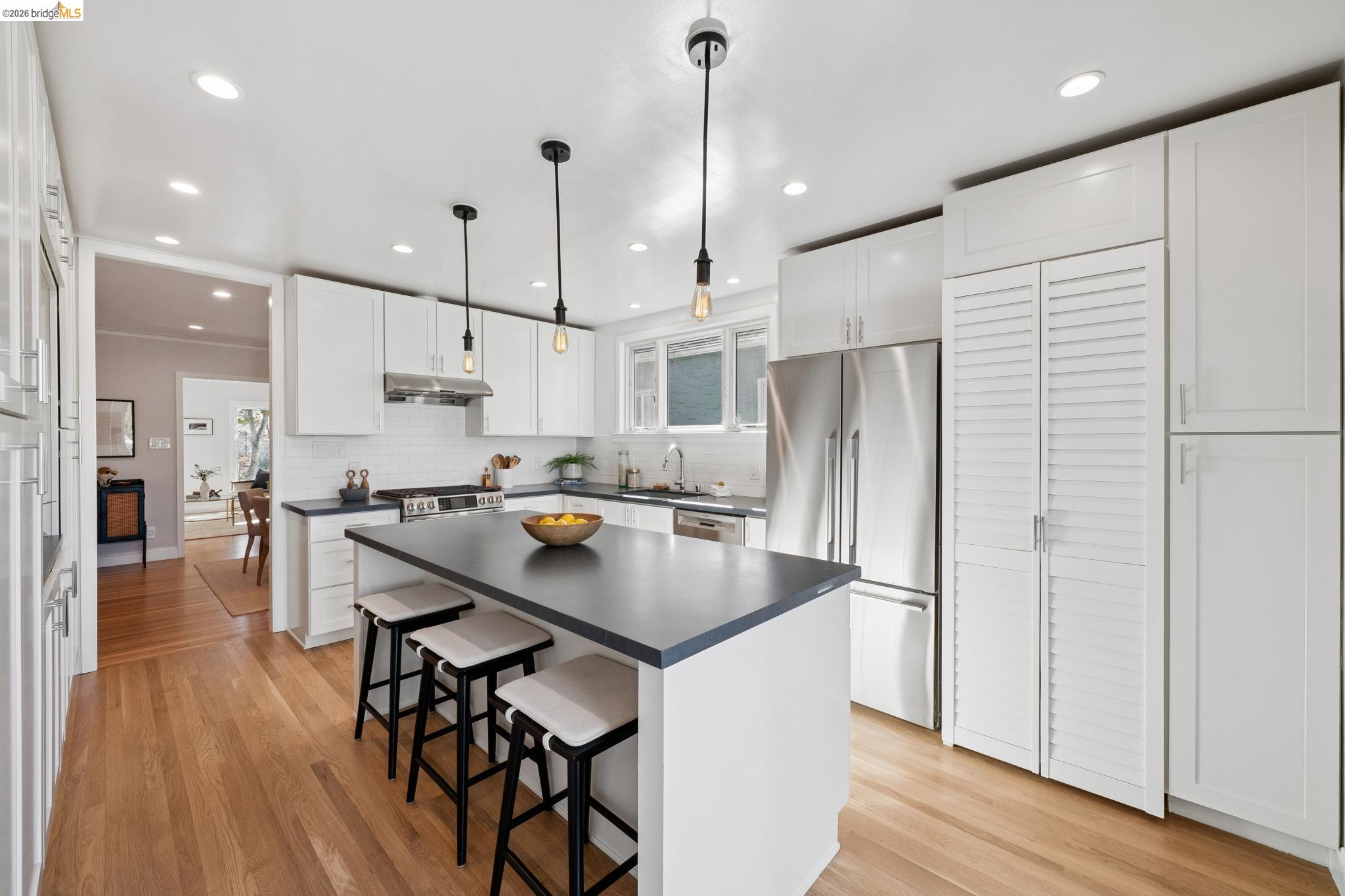 Detail Gallery Image 25 of 59 For 1114 Talbot Ave., Albany,  CA 94706 - 3 Beds | 2 Baths