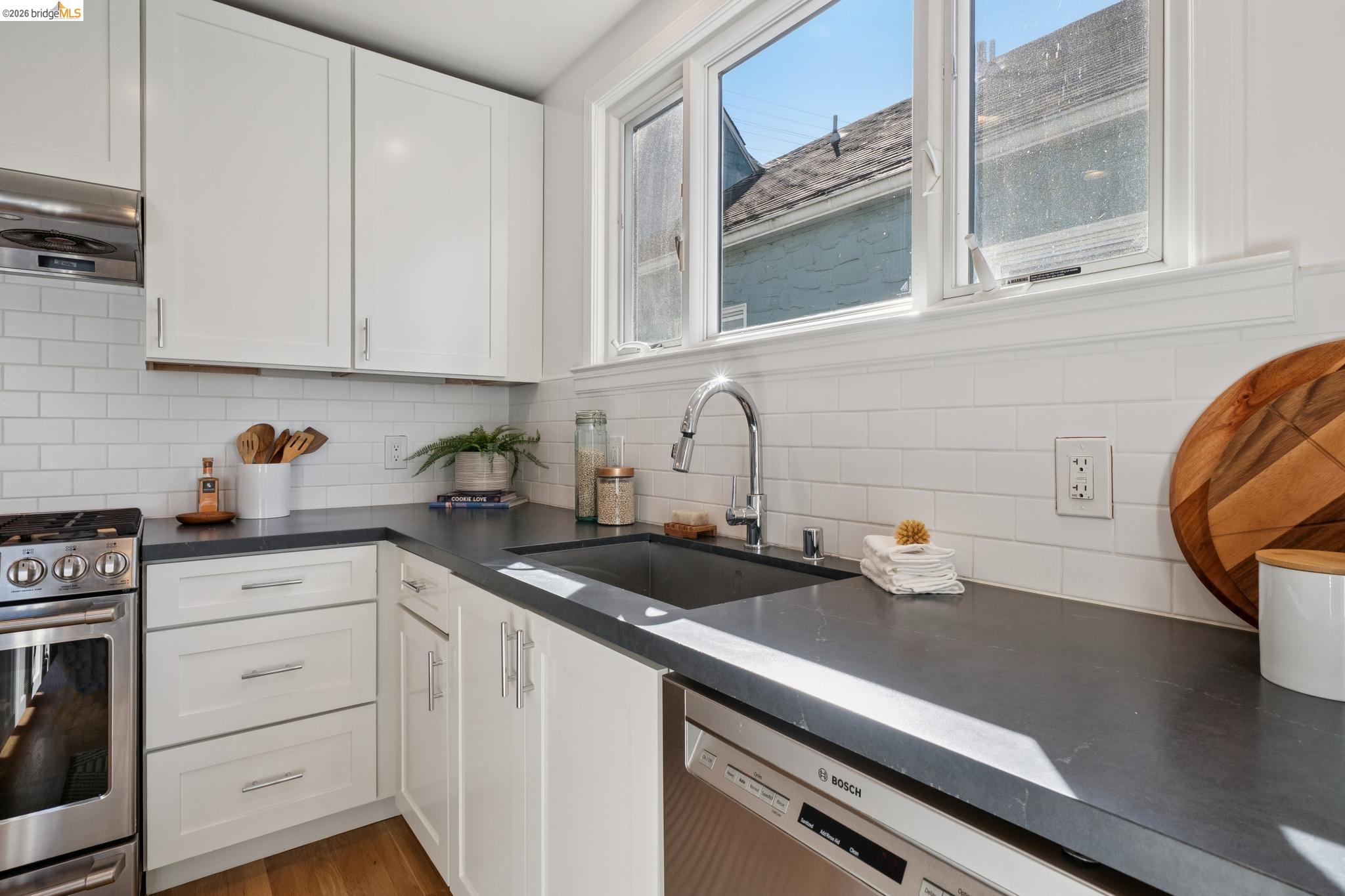 Detail Gallery Image 27 of 59 For 1114 Talbot Ave., Albany,  CA 94706 - 3 Beds | 2 Baths