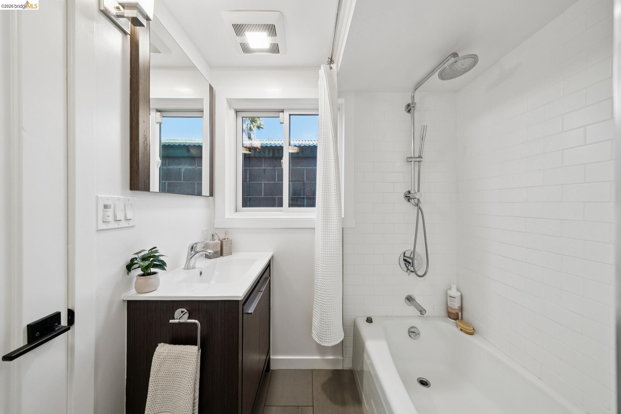 Detail Gallery Image 44 of 59 For 1114 Talbot Ave., Albany,  CA 94706 - 3 Beds | 2 Baths