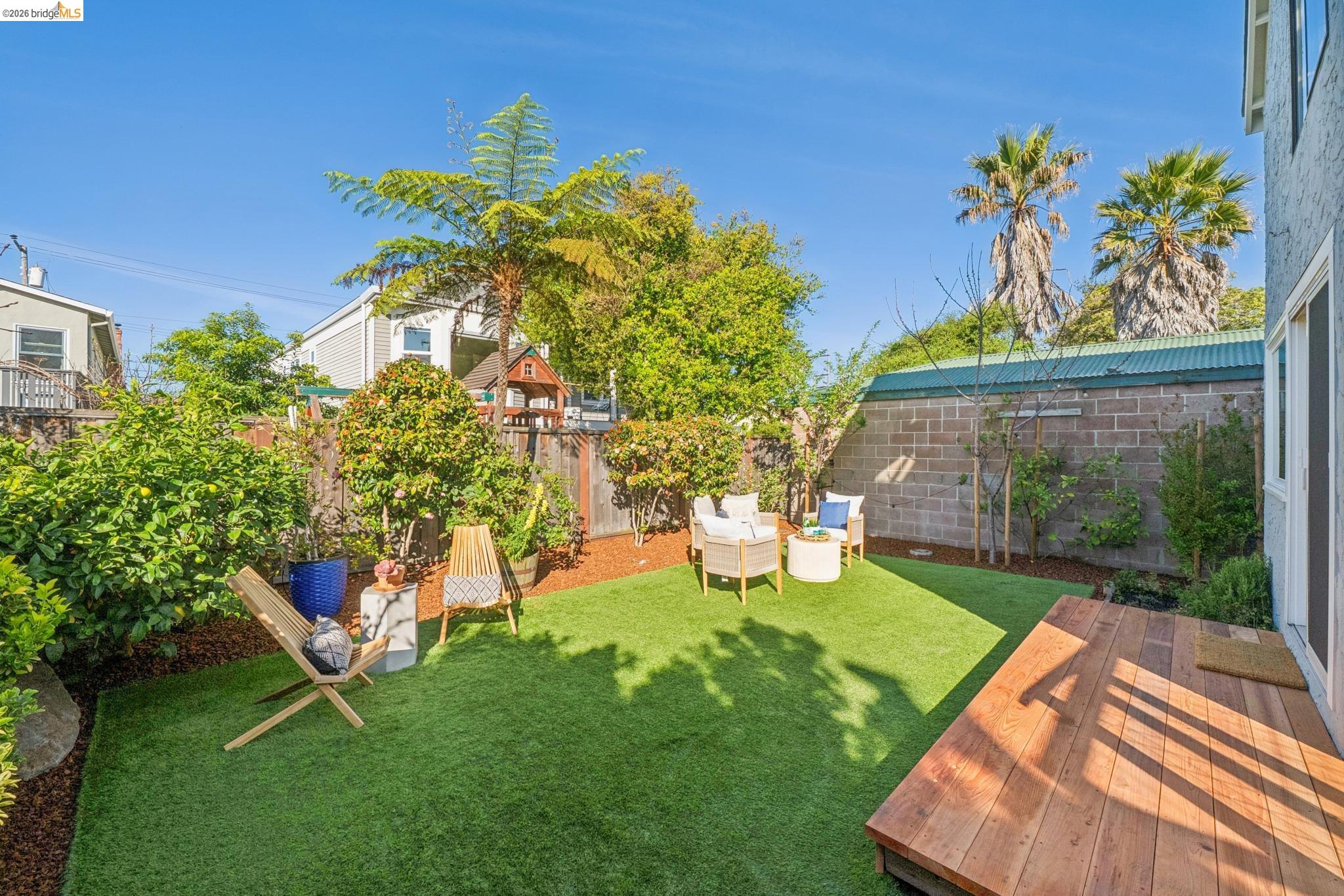 Detail Gallery Image 6 of 59 For 1114 Talbot Ave., Albany,  CA 94706 - 3 Beds | 2 Baths