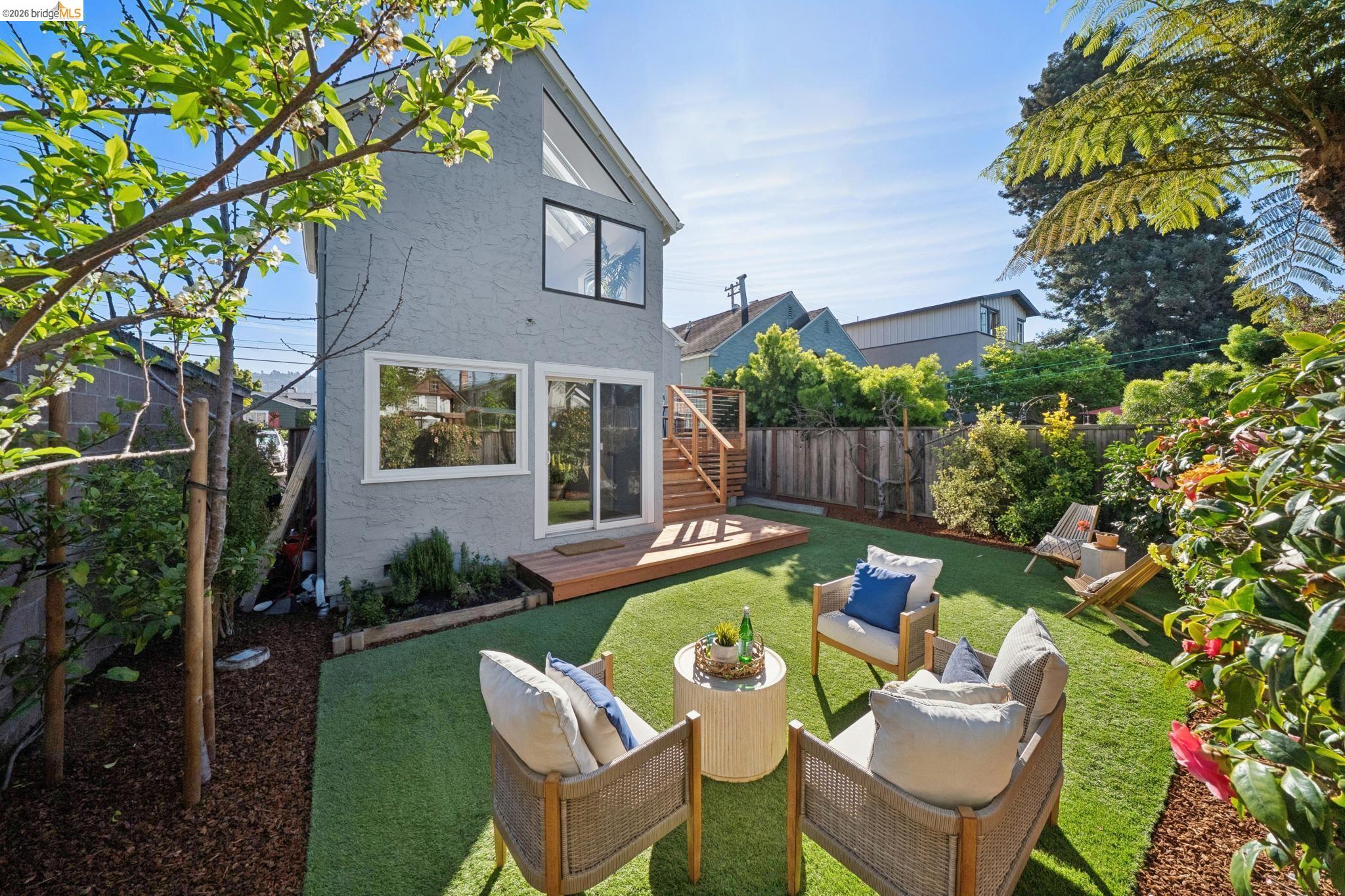 Detail Gallery Image 56 of 59 For 1114 Talbot Ave., Albany,  CA 94706 - 3 Beds | 2 Baths