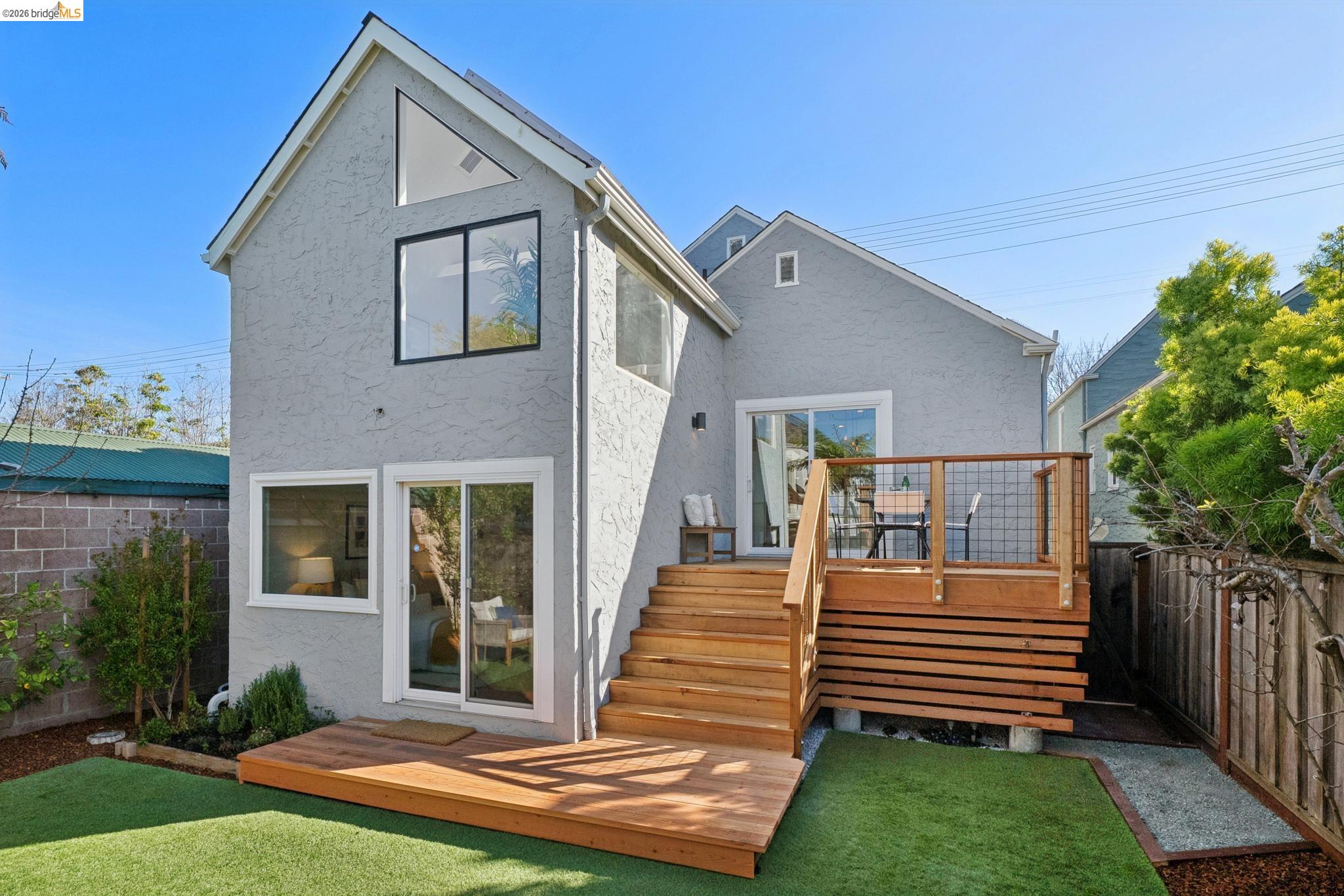 Detail Gallery Image 58 of 59 For 1114 Talbot Ave., Albany,  CA 94706 - 3 Beds | 2 Baths