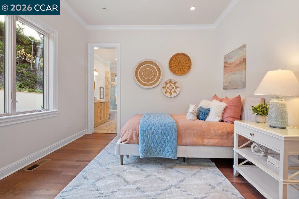 Detail Gallery Image 20 of 26 For 128 Oak Rd, Orinda,  CA 94563-3348 - 4 Beds | 4/1 Baths