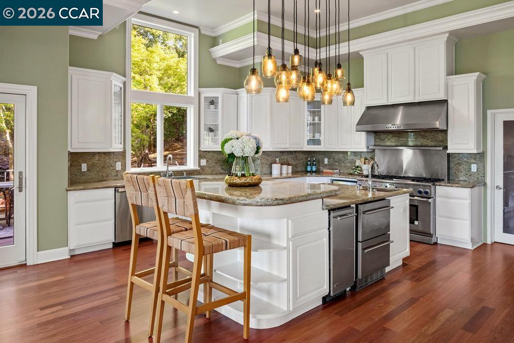 Detail Gallery Image 8 of 26 For 128 Oak Rd, Orinda,  CA 94563-3348 - 4 Beds | 4/1 Baths