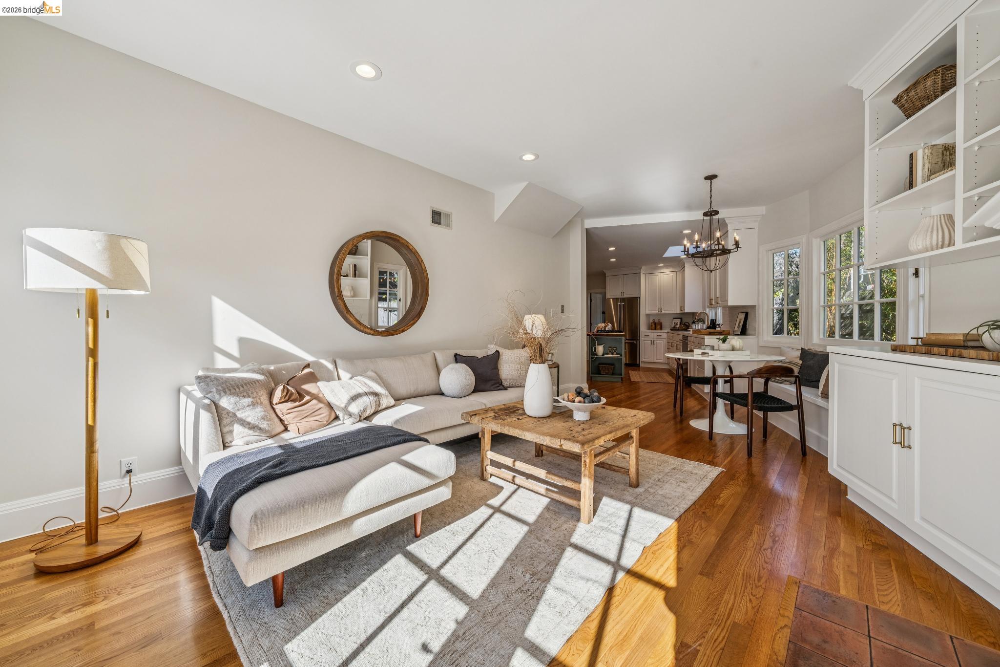 Detail Gallery Image 28 of 59 For 4201 Lakeshore Ave, Oakland,  CA 94610 - 4 Beds | 2/1 Baths