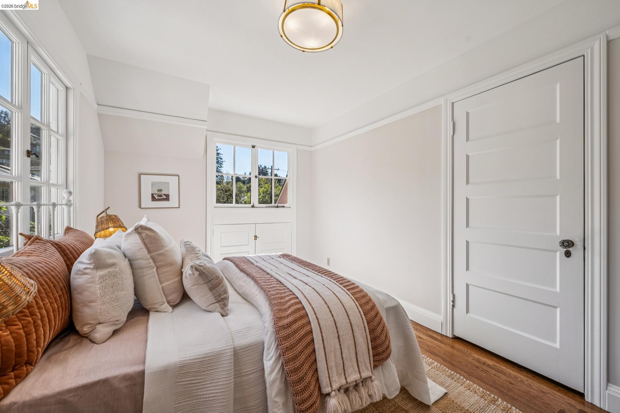 Detail Gallery Image 46 of 60 For 4201 Lakeshore Ave, Oakland,  CA 94610 - 4 Beds | 2/1 Baths