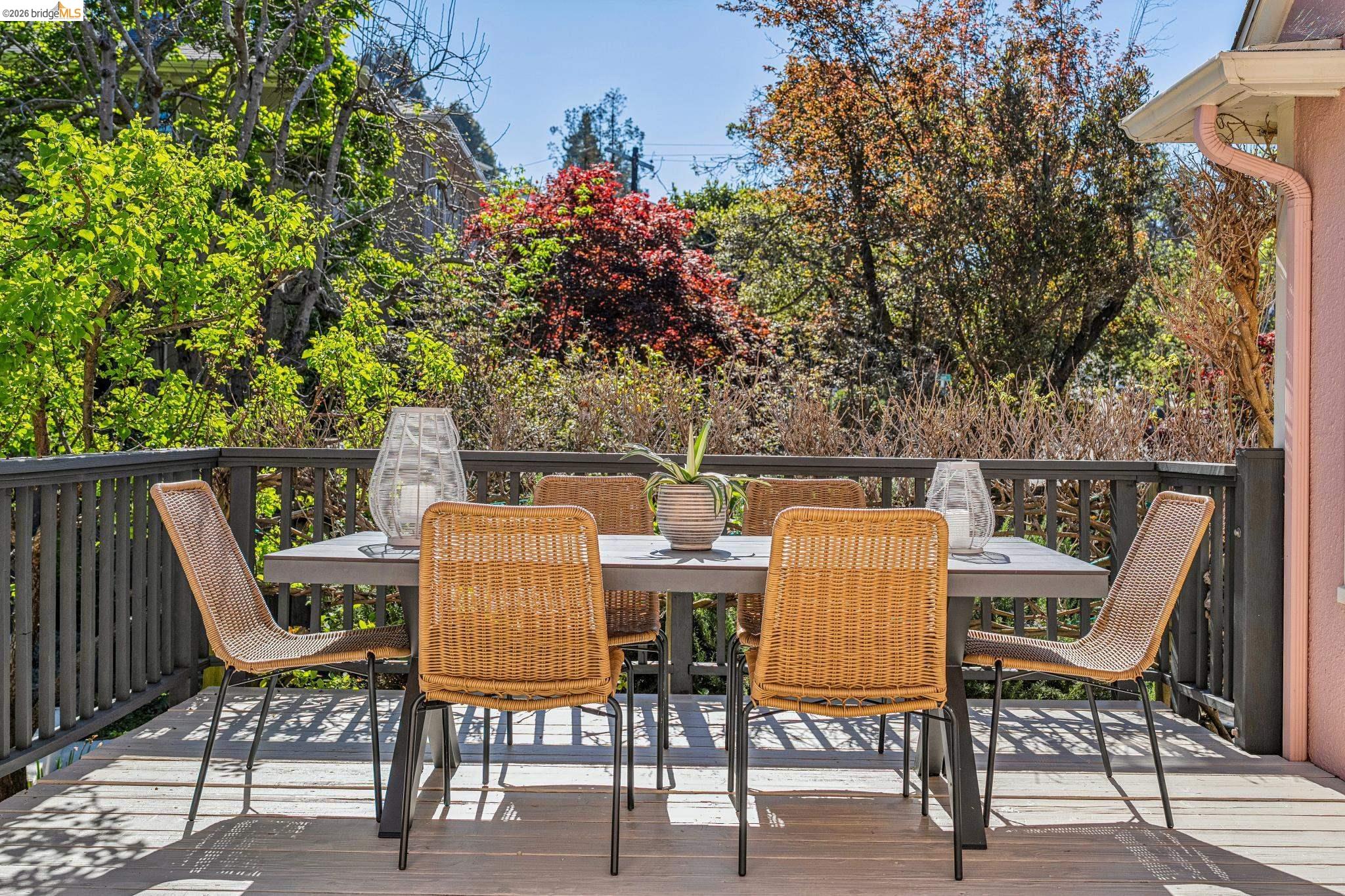 Detail Gallery Image 51 of 59 For 4201 Lakeshore Ave, Oakland,  CA 94610 - 4 Beds | 2/1 Baths