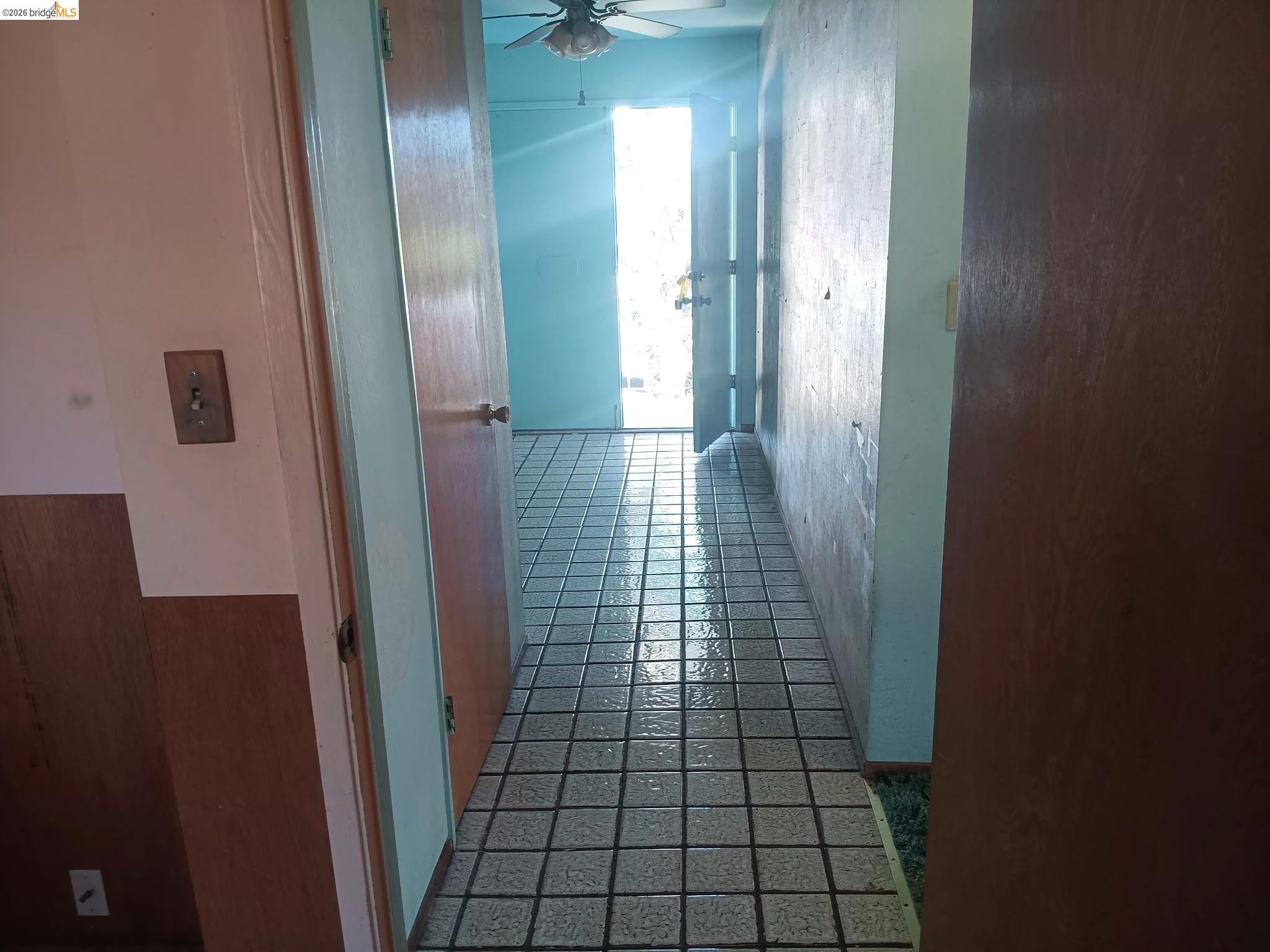 Detail Gallery Image 19 of 22 For 2843 Jennifer Dr, Castro Valley,  CA 94546 - 4 Beds | 2/1 Baths