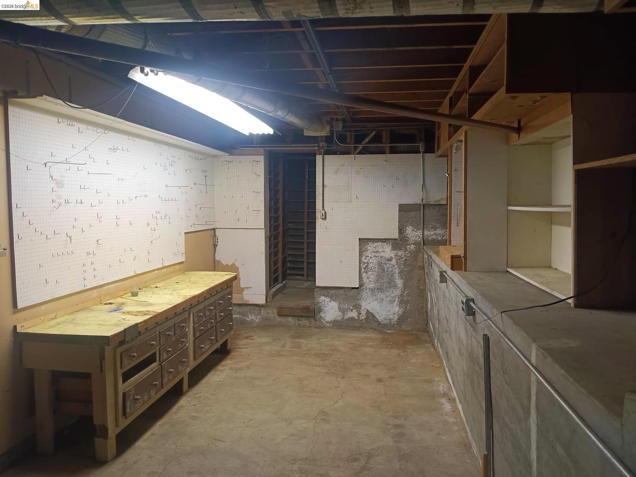 Detail Gallery Image 10 of 22 For 2843 Jennifer Dr, Castro Valley,  CA 94546 - 4 Beds | 2/1 Baths