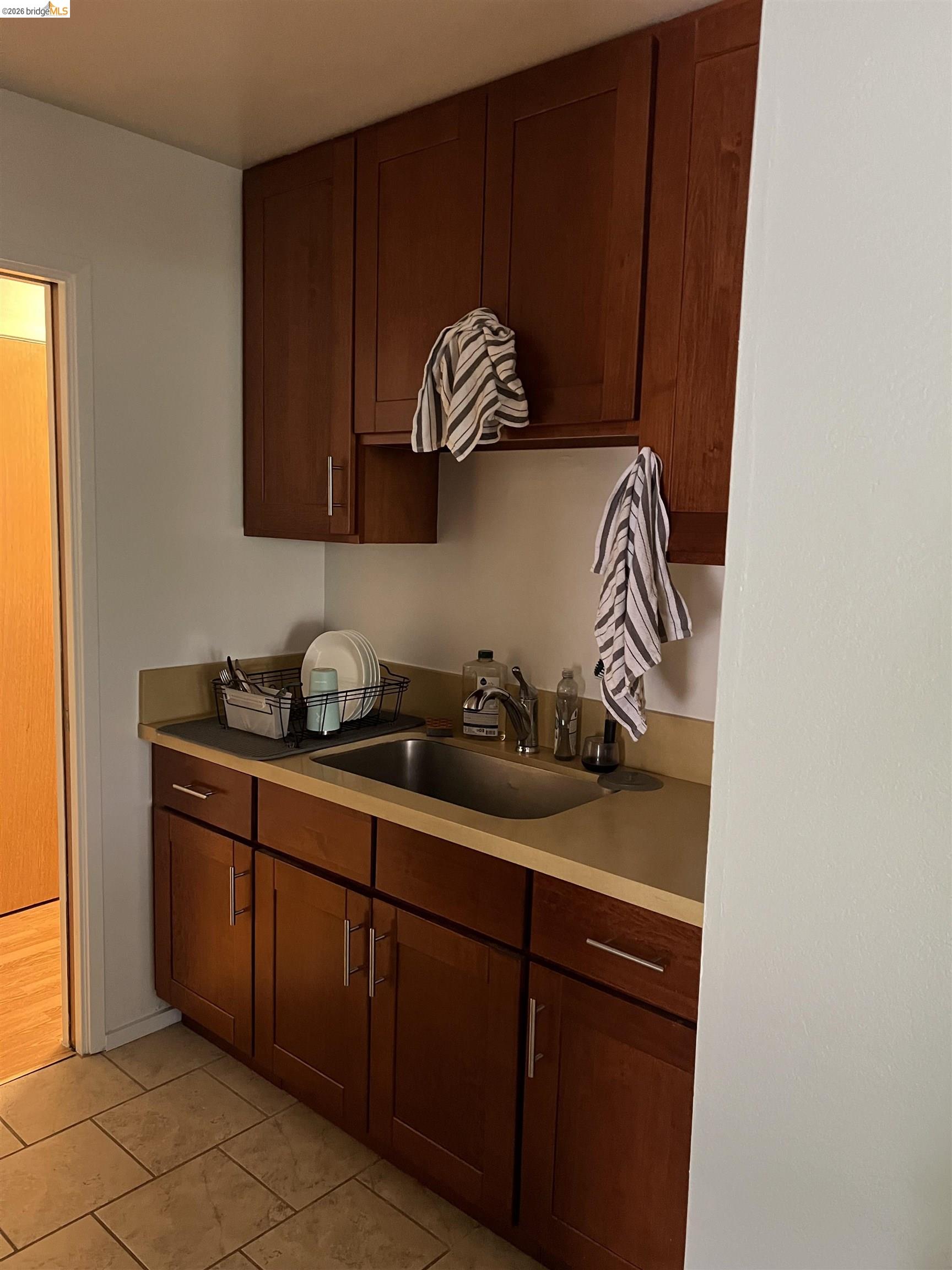 Detail Gallery Image 4 of 8 For 2636 Warring St #302,  Berkeley,  CA 94704 - 1 Beds | 1 Baths