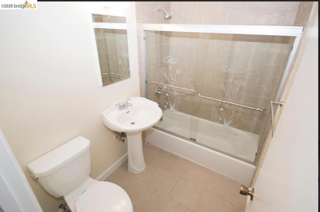 Detail Gallery Image 6 of 8 For 2636 Warring St #302,  Berkeley,  CA 94704 - 1 Beds | 1 Baths