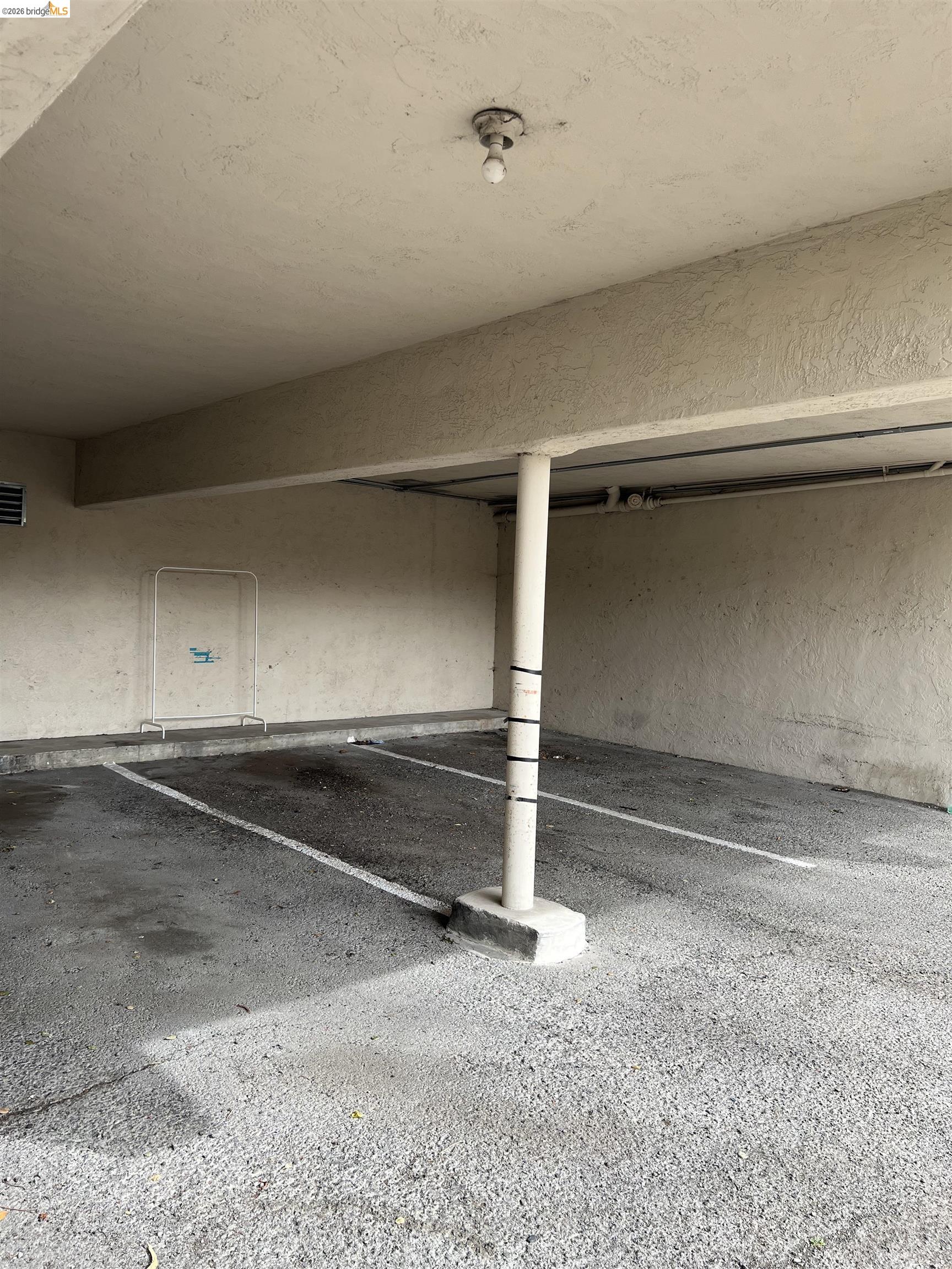 Detail Gallery Image 8 of 8 For 2636 Warring St #302,  Berkeley,  CA 94704 - 1 Beds | 1 Baths