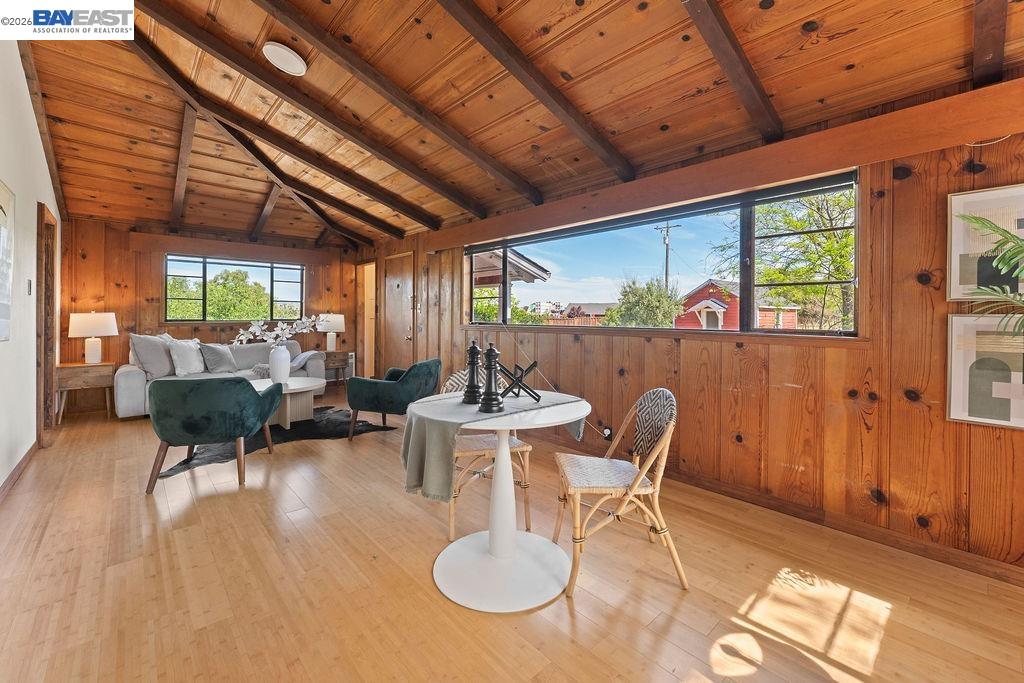 Detail Gallery Image 16 of 59 For 1972 S Livermore Ave, Livermore,  CA 94550 - 5 Beds | 2 Baths